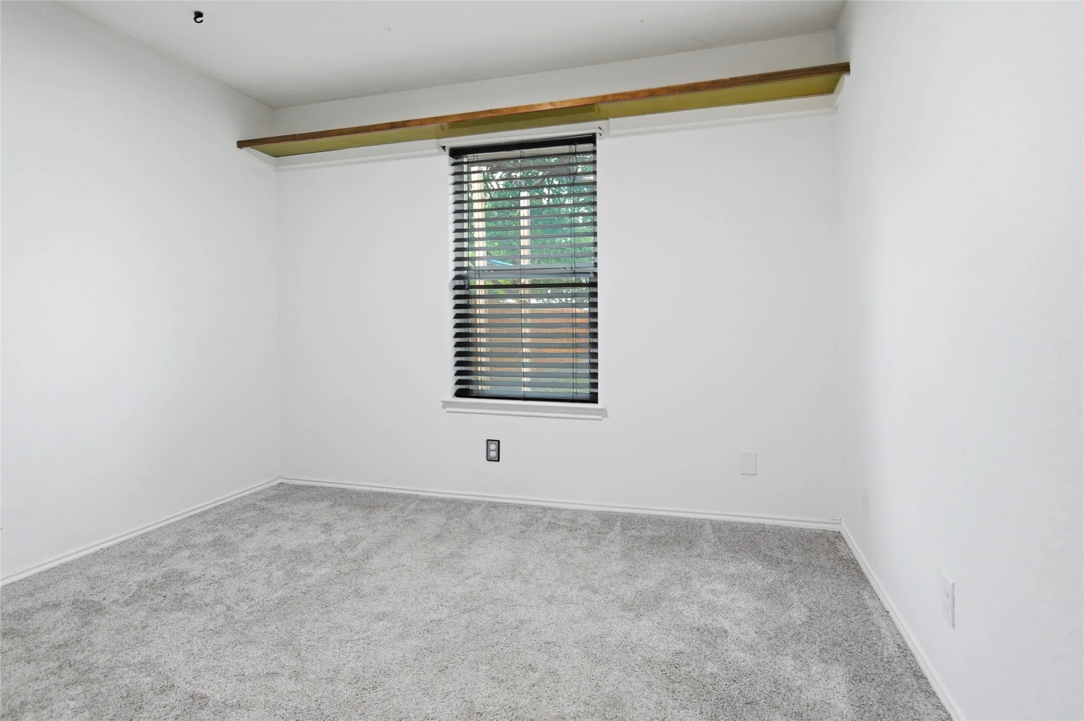 Single Family Residence For Sale in Tarrant County , 372 La Quinta Circle S, Keller, Texas 76248, 4 Bedroom, 2 Bathroom, 2 Garage spaces, 1,787 Sqft, built in 1984, mls#21278858, Real Estate Agent in Keller, Homes For Sale in Tarrant county, Homes For Sale in Keller, Realtor in Keller Texas, Real Estate Brokerage Independent Realty Texas, Luminita Cordes Realtor