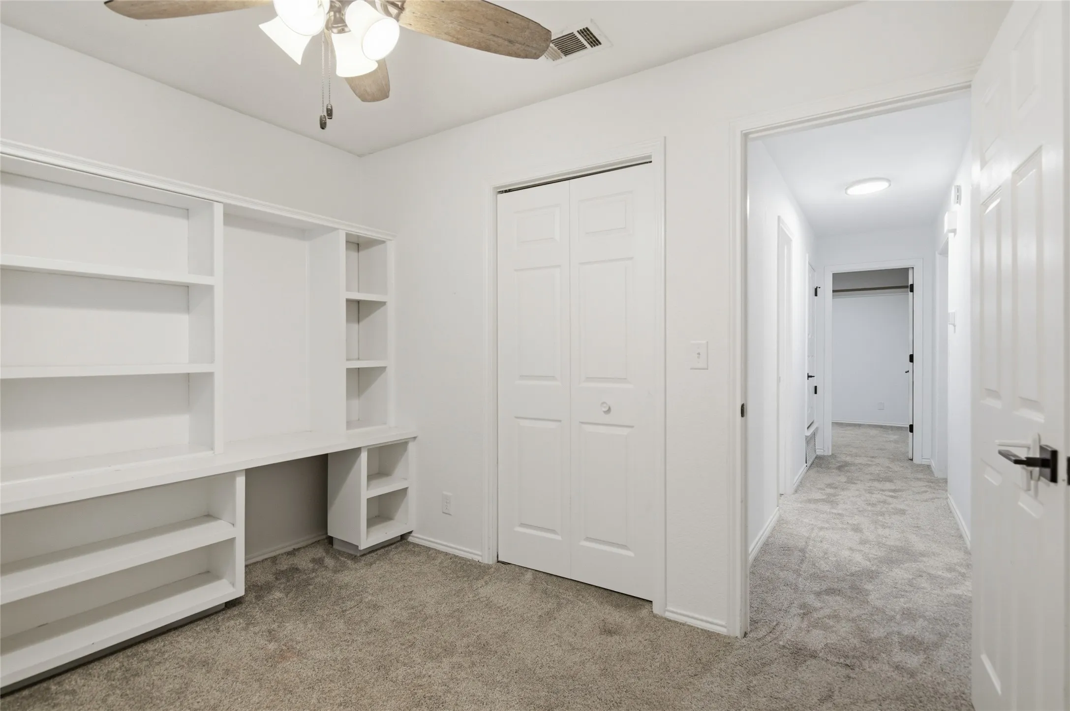 Single Family Residence For Sale in Tarrant County , 372 La Quinta Circle S, Keller, Texas 76248, 4 Bedroom, 2 Bathroom, 2 Garage spaces, 1,787 Sqft, built in 1984, mls#21278858, Real Estate Agent in Keller, Homes For Sale in Tarrant county, Homes For Sale in Keller, Realtor in Keller Texas, Real Estate Brokerage Independent Realty Texas, Luminita Cordes Realtor