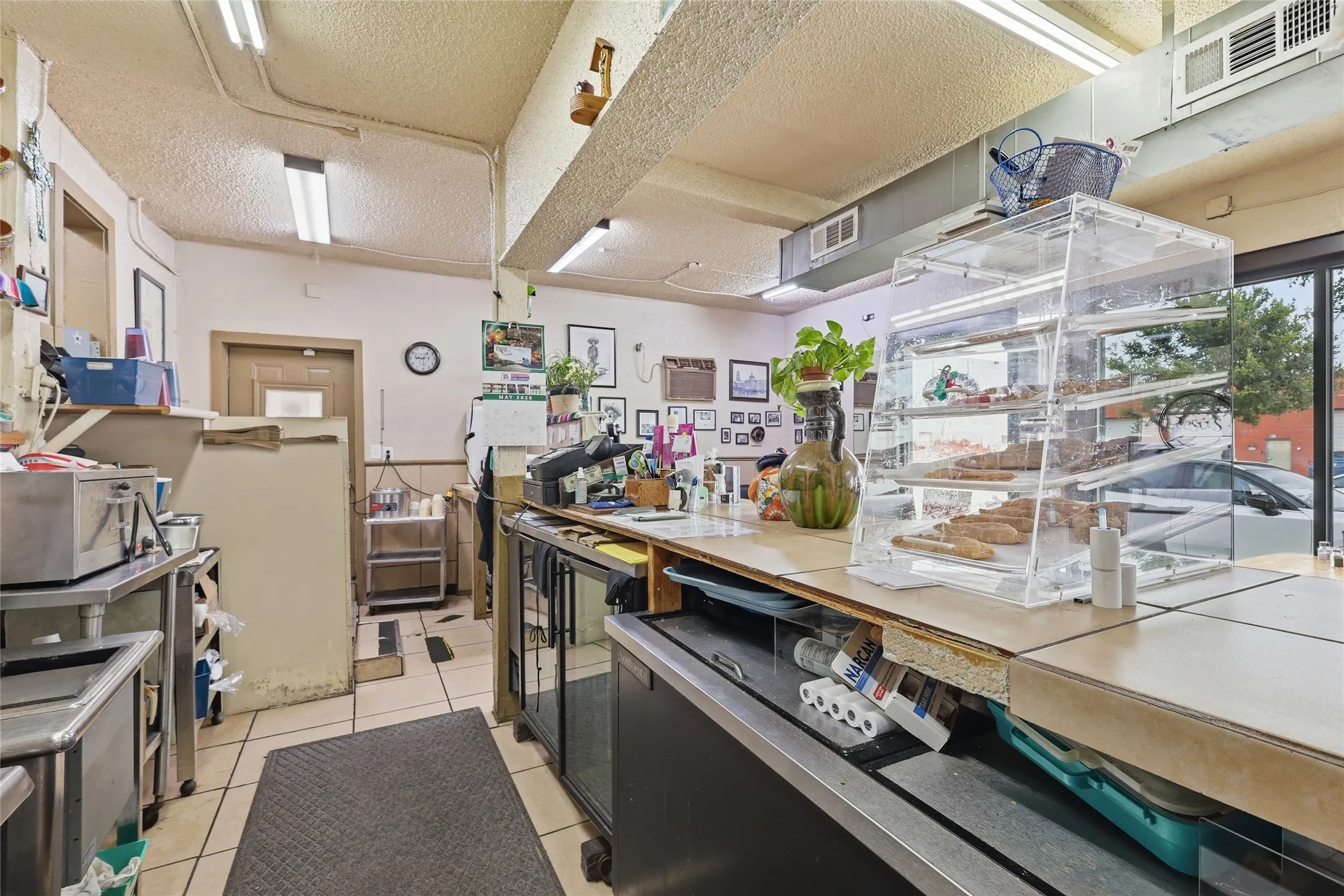 Business For Sale in Tarrant County , 810 S Main Street, Fort Worth, Texas 76104, 0, 0, Garage spaces, 0 Sqft, built in 1952, Price $3,100,000, mls#21278655, Real Estate Agent in Fort Worth, Homes For Sale in Tarrant county, Homes For Sale in Fort Worth, Realtor in Fort Worth Texas, Real Estate Brokerage Independent Realty Texas, Luminita Cordes Realtor