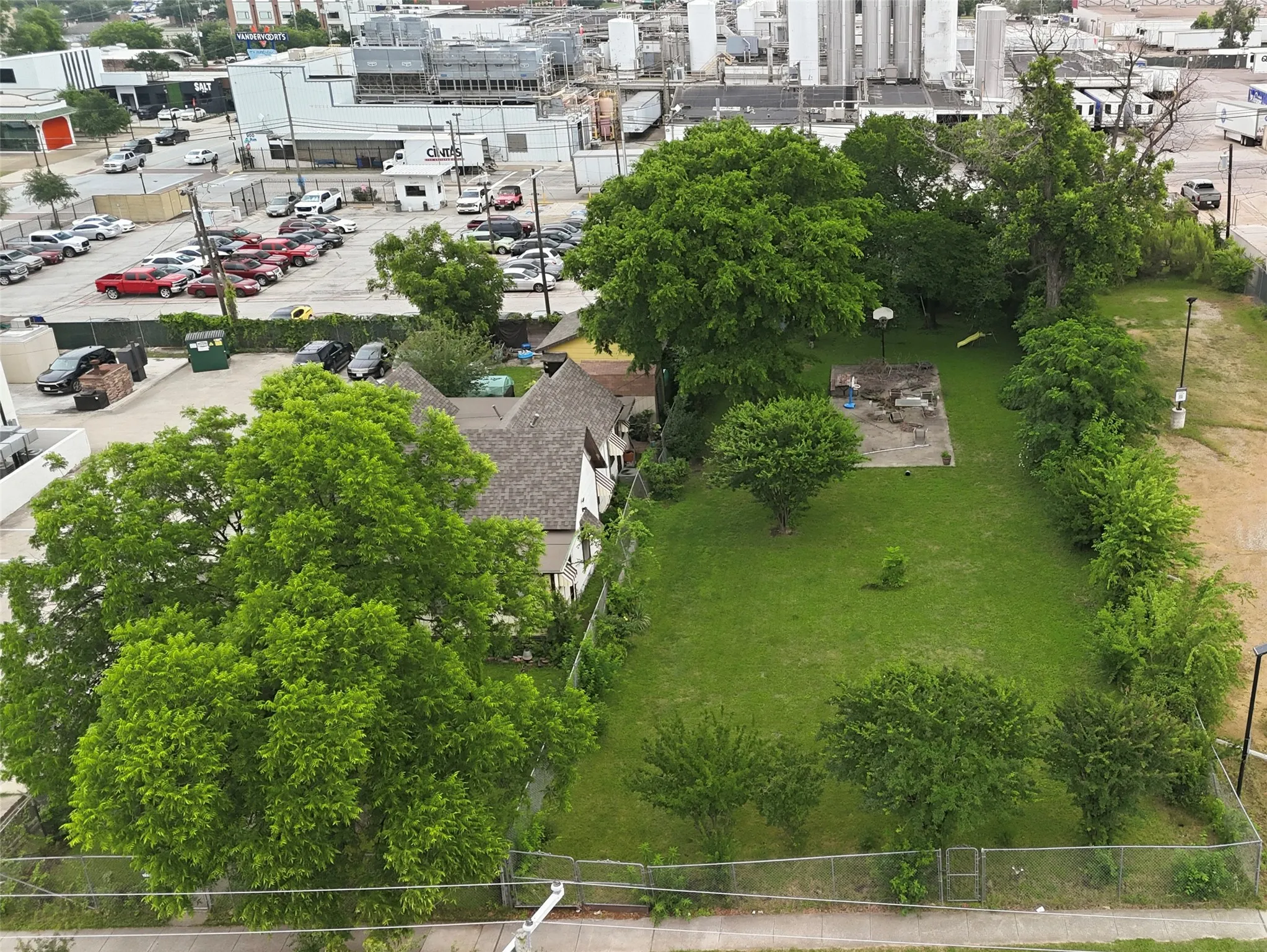 Business For Sale in Tarrant County , 810 S Main Street, Fort Worth, Texas 76104, 0, 0, Garage spaces, 0 Sqft, built in 1952, Price $3,100,000, mls#21278655, Real Estate Agent in Fort Worth, Homes For Sale in Tarrant county, Homes For Sale in Fort Worth, Realtor in Fort Worth Texas, Real Estate Brokerage Independent Realty Texas, Luminita Cordes Realtor