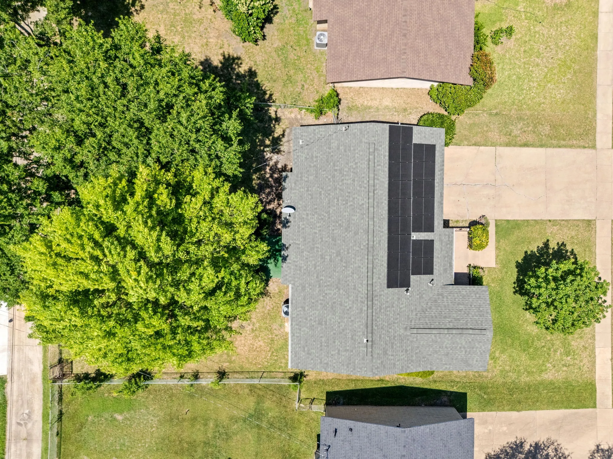 Single Family Residence For Sale in Dallas County , 8105 Silverdale Drive, Dallas, Texas 75232, 3 Bedroom, 2 Bathroom, 2 Garage spaces, 1,240 Sqft, built in 1967, mls#21272295, Real Estate Agent in Dallas, Homes For Sale in Dallas county, Homes For Sale in Dallas, Realtor in Dallas Texas, Real Estate Brokerage Independent Realty Texas, Luminita Cordes Realtor