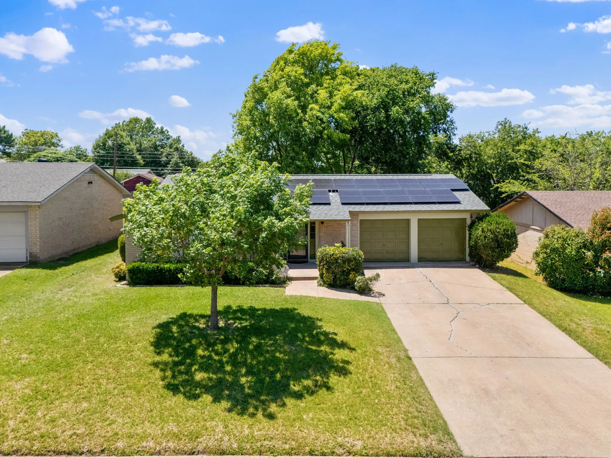 Single Family Residence For Sale in Dallas County , 8105 Silverdale Drive, Dallas, Texas 75232, 3 Bedroom, 2 Bathroom, 2 Garage spaces, 1,240 Sqft, built in 1967, mls#21272295, Real Estate Agent in Dallas, Homes For Sale in Dallas county, Homes For Sale in Dallas, Realtor in Dallas Texas, Real Estate Brokerage Independent Realty Texas, Luminita Cordes Realtor