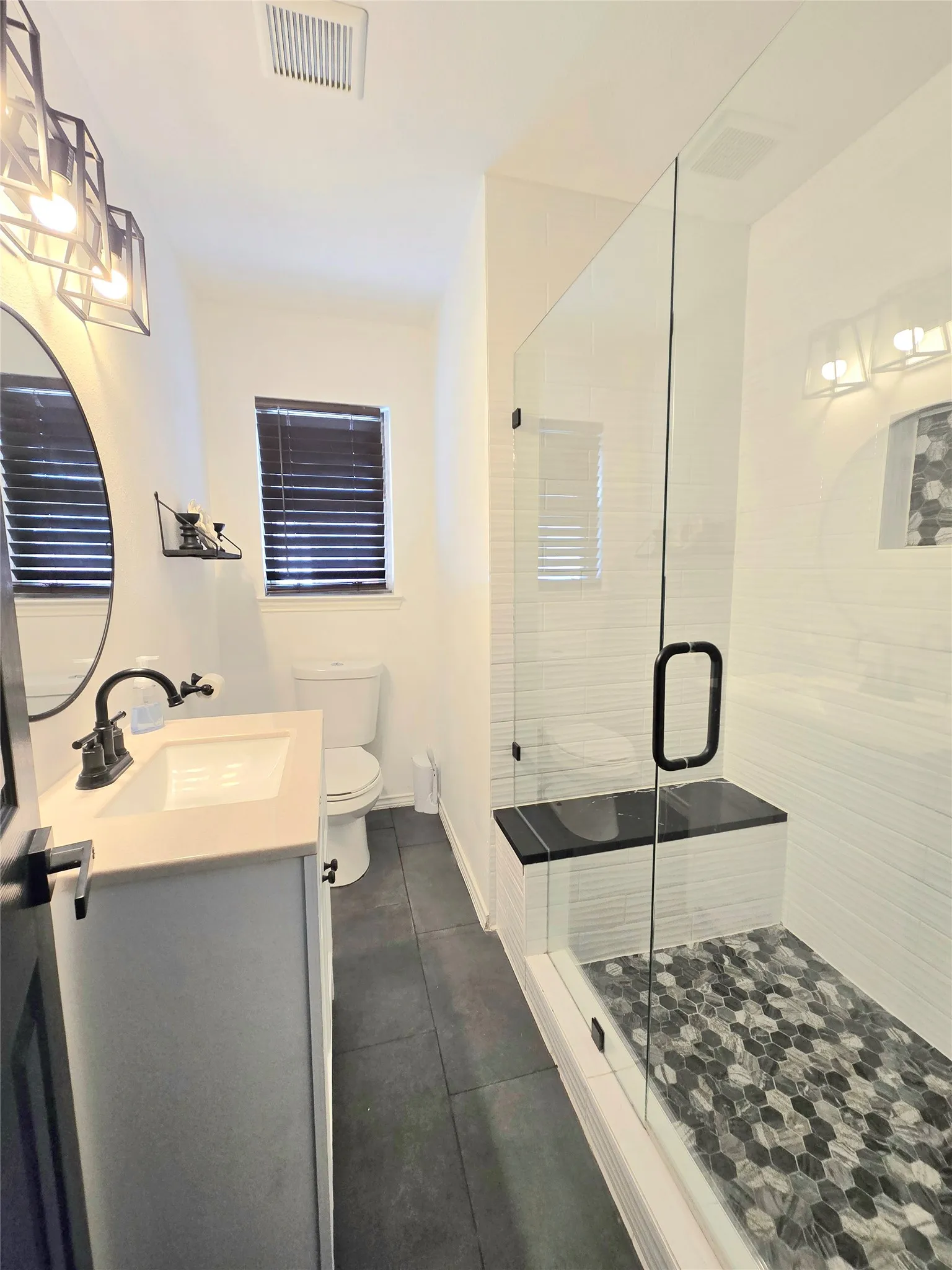 Hall bath view 2