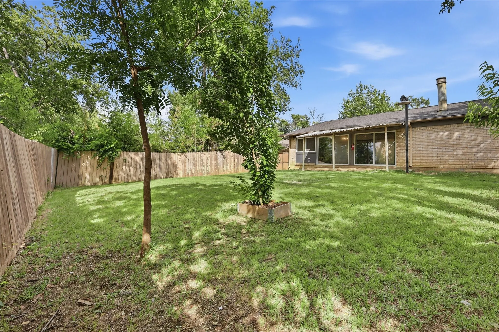 Single Family Residence For Sale in Dallas County , 1839 Sherwood Lane, Carrollton, Texas 75006, 3 Bedroom, 2 Bathroom, 2 Garage spaces, 1,363 Sqft, built in 1970, mls#21279981, Real Estate Agent in Carrollton, Homes For Sale in Dallas county, Homes For Sale in Carrollton, Realtor in Carrollton Texas, Real Estate Brokerage Independent Realty Texas, Luminita Cordes Realtor