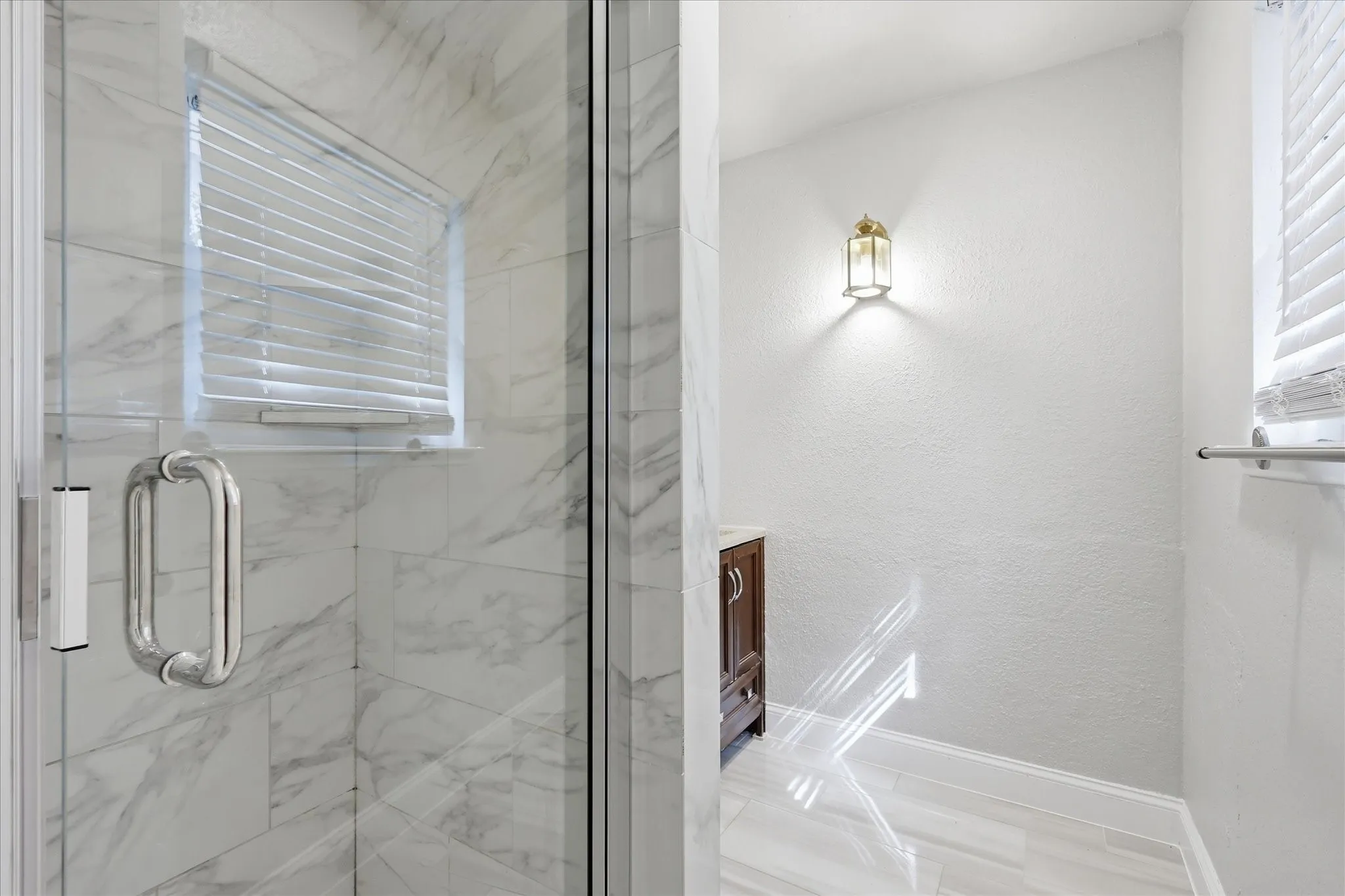 Single Family Residence For Sale in Dallas County , 1839 Sherwood Lane, Carrollton, Texas 75006, 3 Bedroom, 2 Bathroom, 2 Garage spaces, 1,363 Sqft, built in 1970, mls#21279981, Real Estate Agent in Carrollton, Homes For Sale in Dallas county, Homes For Sale in Carrollton, Realtor in Carrollton Texas, Real Estate Brokerage Independent Realty Texas, Luminita Cordes Realtor