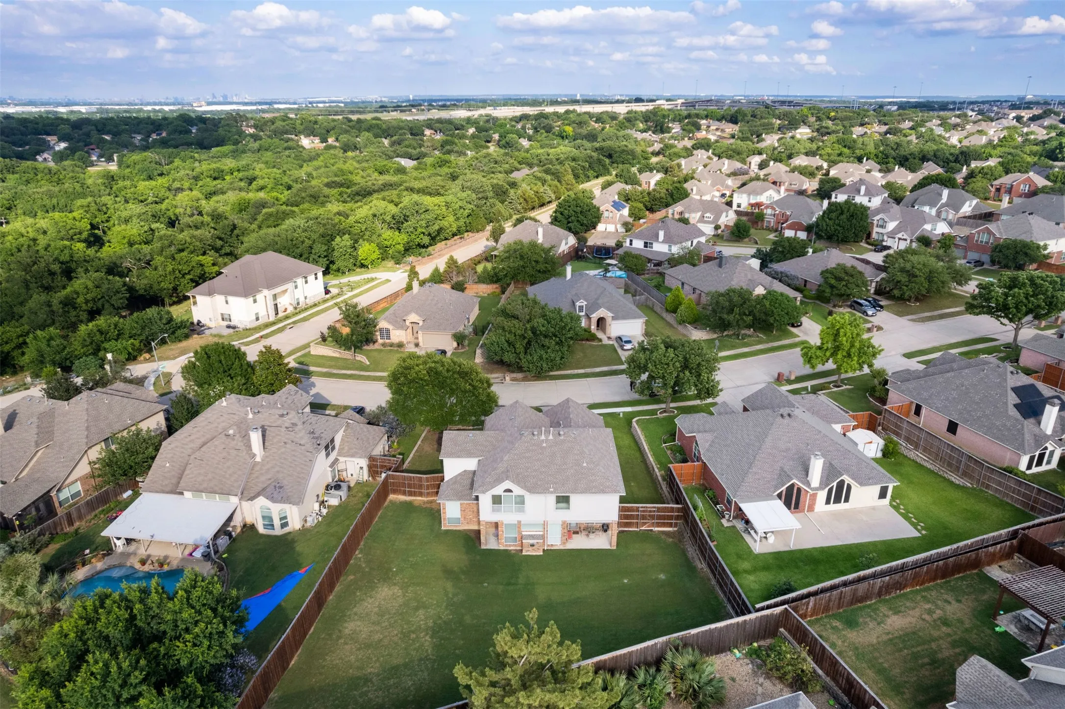 Single Family Residence For Sale in Tarrant County , 1759 Sunset Ridge Drive, Grand Prairie, Texas 75050, 4 Bedroom, 3 Bathroom, 2 Garage spaces, 3,139 Sqft, built in 2002, mls#21279957, Real Estate Agent in Grand Prairie, Homes For Sale in Tarrant county, Homes For Sale in Grand Prairie, Realtor in Grand Prairie Texas, Real Estate Brokerage Independent Realty Texas, Luminita Cordes Realtor