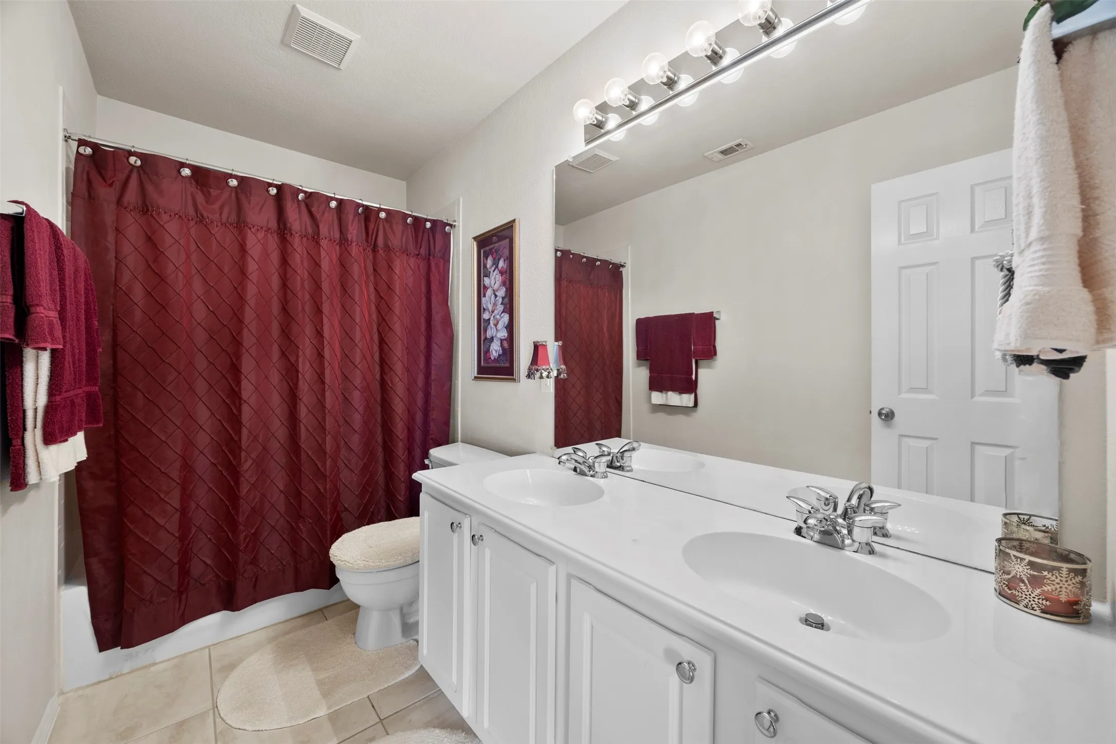 Single Family Residence For Sale in Tarrant County , 1759 Sunset Ridge Drive, Grand Prairie, Texas 75050, 4 Bedroom, 3 Bathroom, 2 Garage spaces, 3,139 Sqft, built in 2002, mls#21279957, Real Estate Agent in Grand Prairie, Homes For Sale in Tarrant county, Homes For Sale in Grand Prairie, Realtor in Grand Prairie Texas, Real Estate Brokerage Independent Realty Texas, Luminita Cordes Realtor