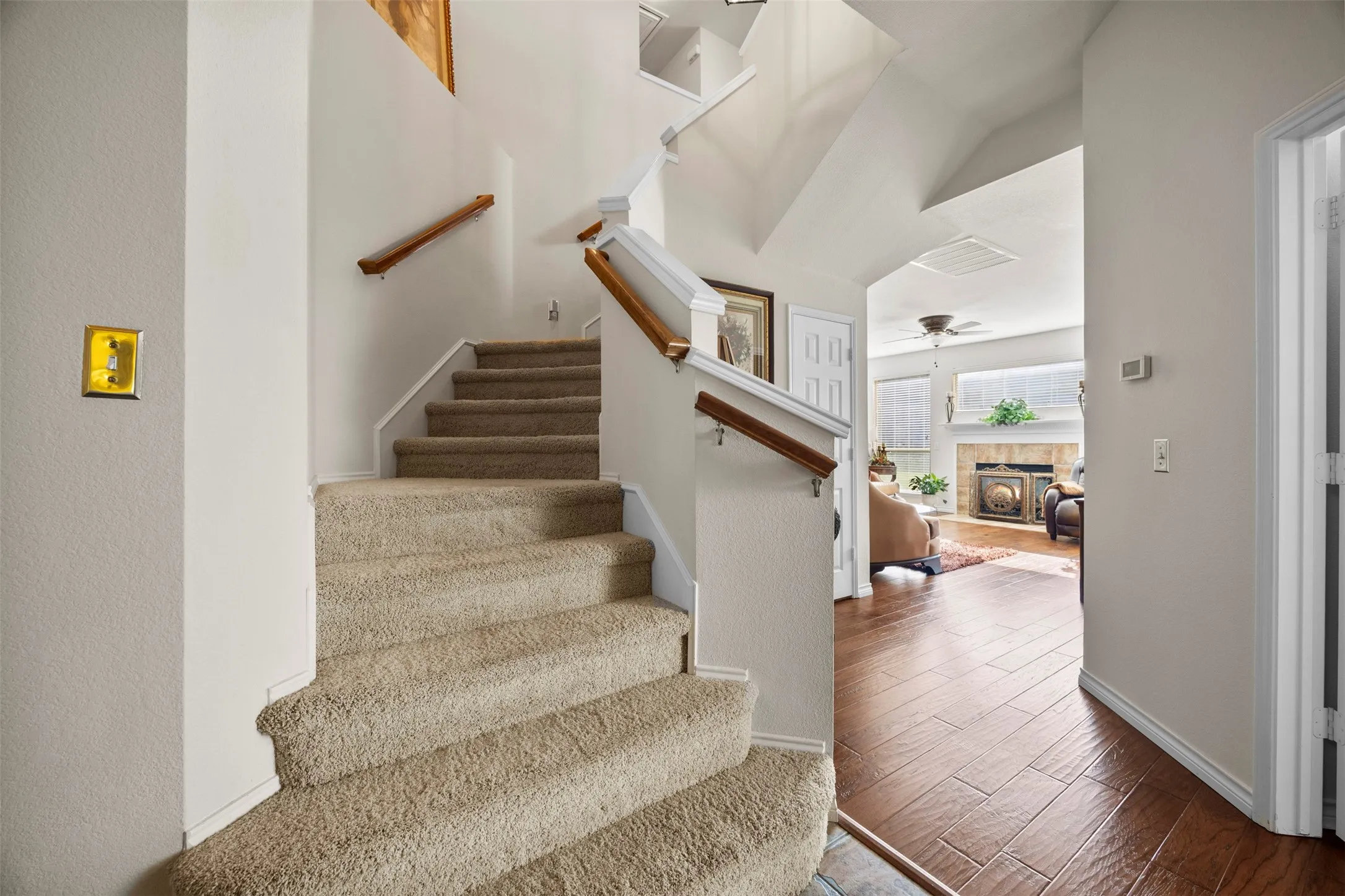 Single Family Residence For Sale in Tarrant County , 1759 Sunset Ridge Drive, Grand Prairie, Texas 75050, 4 Bedroom, 3 Bathroom, 2 Garage spaces, 3,139 Sqft, built in 2002, mls#21279957, Real Estate Agent in Grand Prairie, Homes For Sale in Tarrant county, Homes For Sale in Grand Prairie, Realtor in Grand Prairie Texas, Real Estate Brokerage Independent Realty Texas, Luminita Cordes Realtor