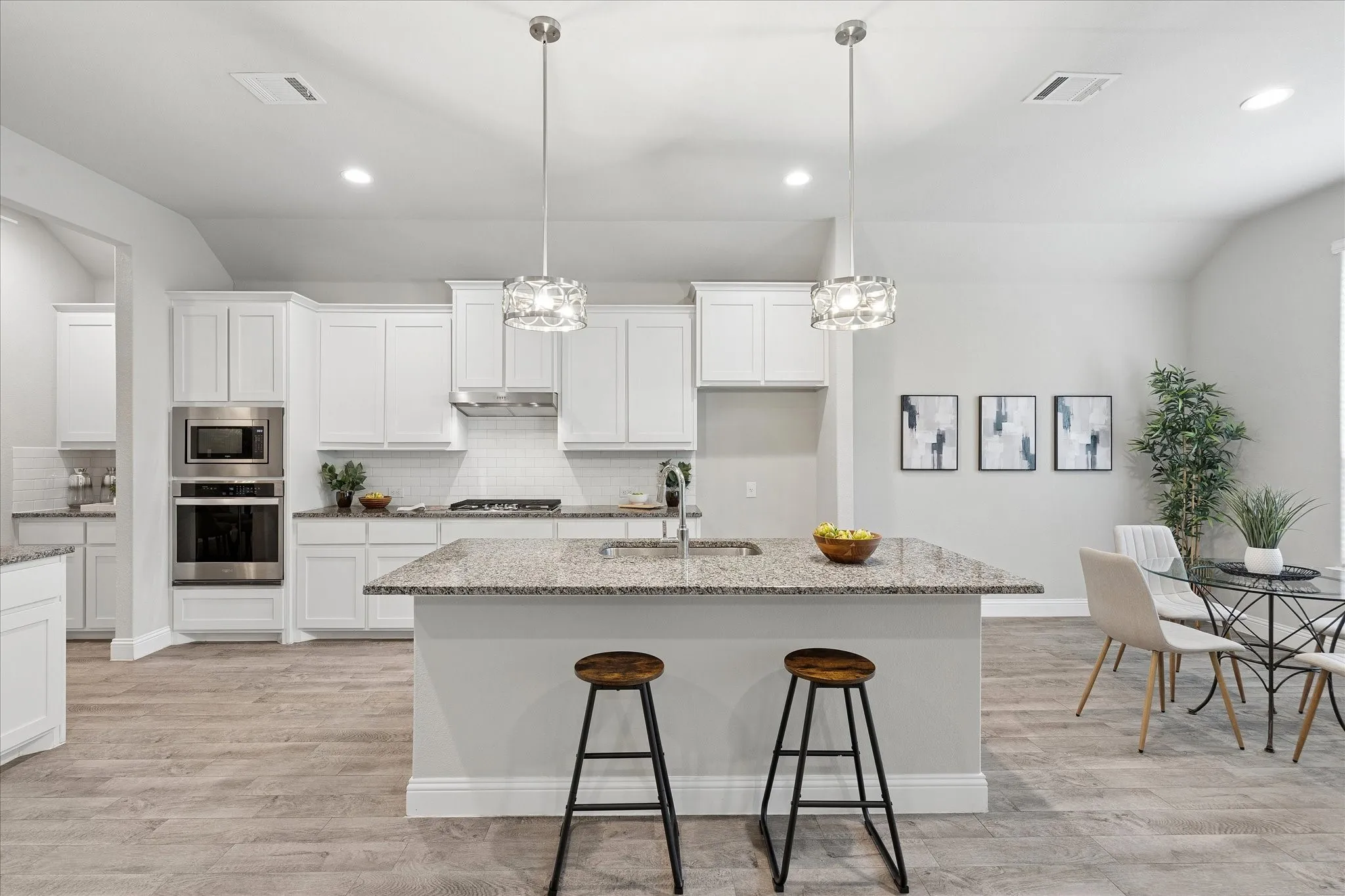Single Family Residence For Sale in Tarrant County , 1010 Silver Oak Drive, Mansfield, Texas 76063, 4 Bedroom, 3 Bathroom, 2 Garage spaces, 2,412 Sqft, built in 2022, mls#21279730, Real Estate Agent in Mansfield, Homes For Sale in Tarrant county, Homes For Sale in Mansfield, Realtor in Mansfield Texas, Real Estate Brokerage Independent Realty Texas, Luminita Cordes Realtor
