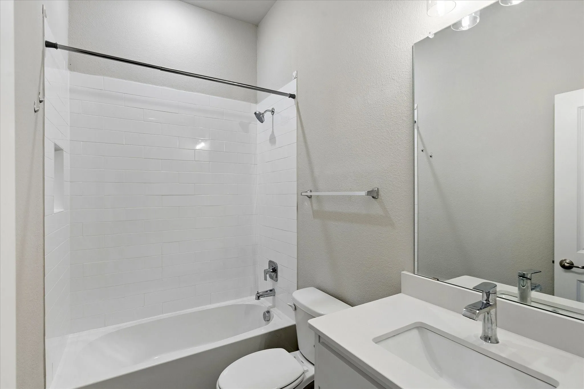 Single Family Residence For Sale in Tarrant County , 1010 Silver Oak Drive, Mansfield, Texas 76063, 4 Bedroom, 3 Bathroom, 2 Garage spaces, 2,412 Sqft, built in 2022, mls#21279730, Real Estate Agent in Mansfield, Homes For Sale in Tarrant county, Homes For Sale in Mansfield, Realtor in Mansfield Texas, Real Estate Brokerage Independent Realty Texas, Luminita Cordes Realtor