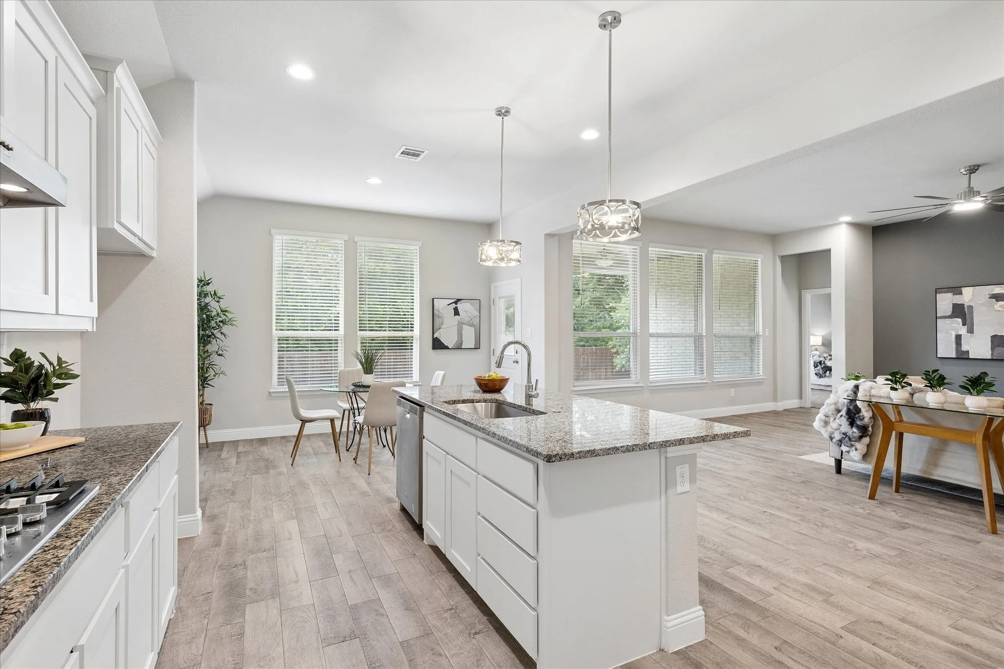 Single Family Residence For Sale in Tarrant County , 1010 Silver Oak Drive, Mansfield, Texas 76063, 4 Bedroom, 3 Bathroom, 2 Garage spaces, 2,412 Sqft, built in 2022, mls#21279730, Real Estate Agent in Mansfield, Homes For Sale in Tarrant county, Homes For Sale in Mansfield, Realtor in Mansfield Texas, Real Estate Brokerage Independent Realty Texas, Luminita Cordes Realtor