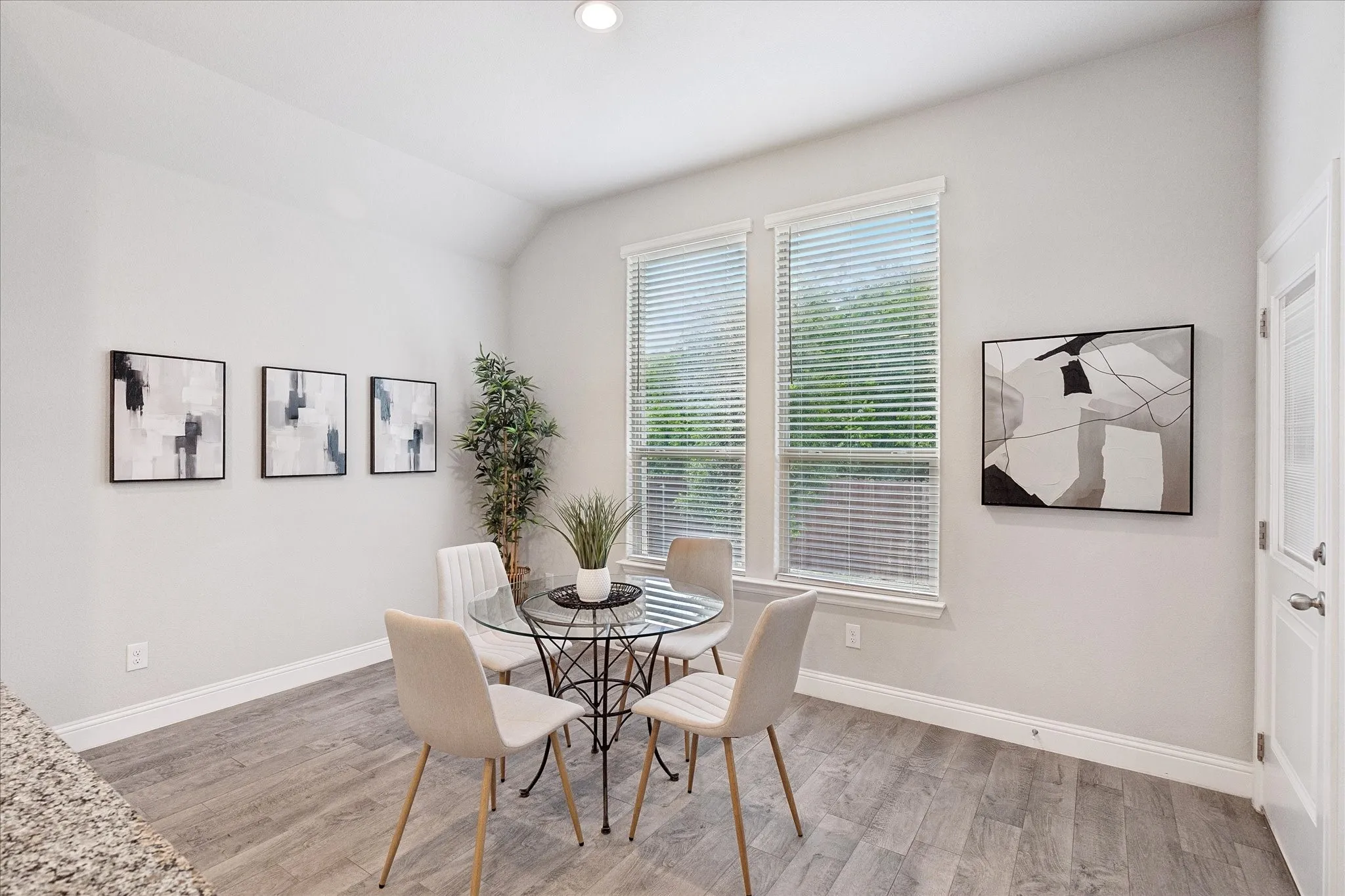 Single Family Residence For Sale in Tarrant County , 1010 Silver Oak Drive, Mansfield, Texas 76063, 4 Bedroom, 3 Bathroom, 2 Garage spaces, 2,412 Sqft, built in 2022, mls#21279730, Real Estate Agent in Mansfield, Homes For Sale in Tarrant county, Homes For Sale in Mansfield, Realtor in Mansfield Texas, Real Estate Brokerage Independent Realty Texas, Luminita Cordes Realtor