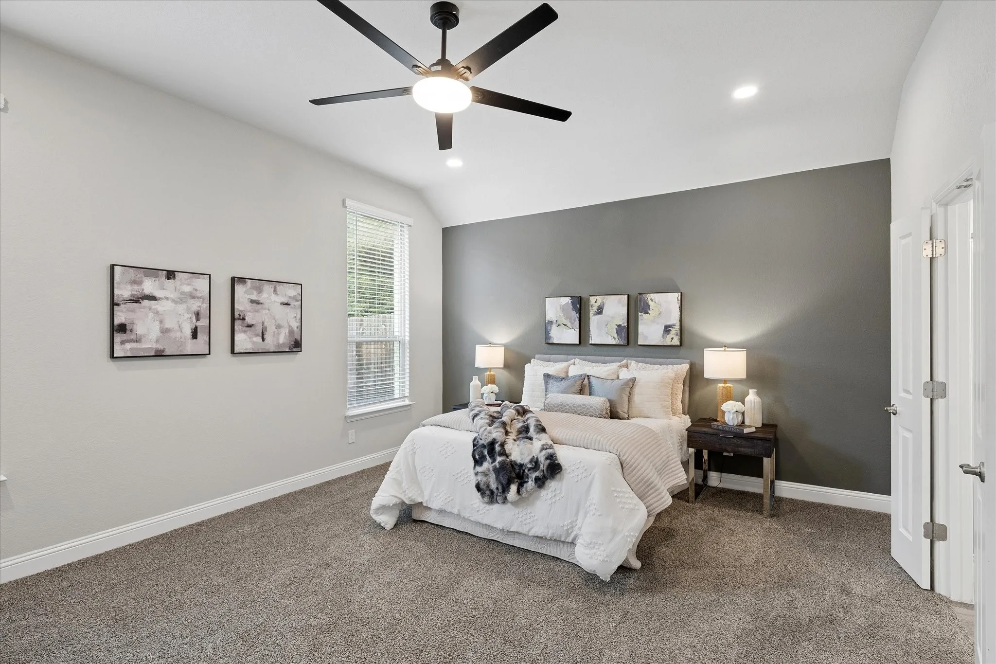 Single Family Residence For Sale in Tarrant County , 1010 Silver Oak Drive, Mansfield, Texas 76063, 4 Bedroom, 3 Bathroom, 2 Garage spaces, 2,412 Sqft, built in 2022, mls#21279730, Real Estate Agent in Mansfield, Homes For Sale in Tarrant county, Homes For Sale in Mansfield, Realtor in Mansfield Texas, Real Estate Brokerage Independent Realty Texas, Luminita Cordes Realtor