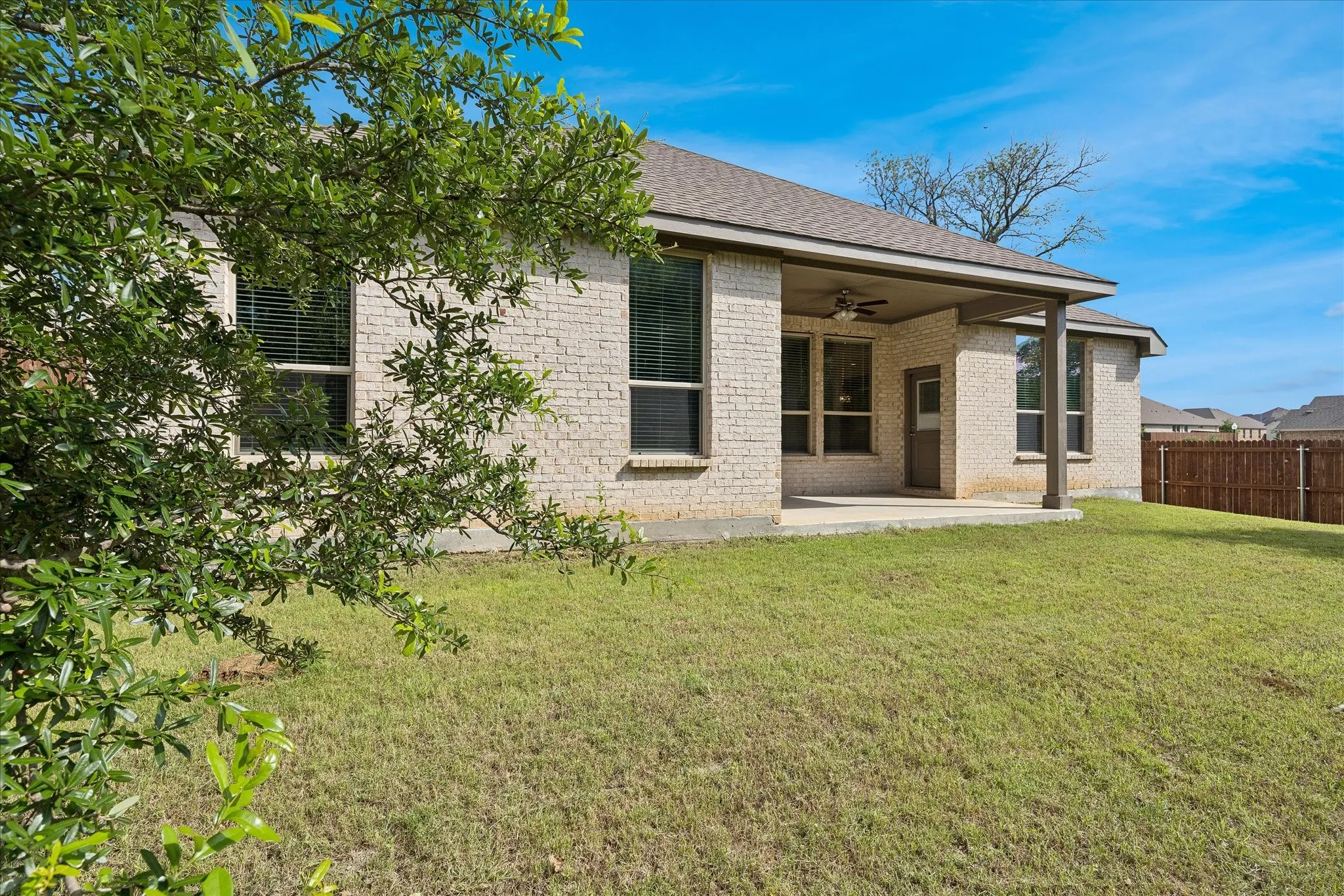 Single Family Residence For Sale in Tarrant County , 1010 Silver Oak Drive, Mansfield, Texas 76063, 4 Bedroom, 3 Bathroom, 2 Garage spaces, 2,412 Sqft, built in 2022, mls#21279730, Real Estate Agent in Mansfield, Homes For Sale in Tarrant county, Homes For Sale in Mansfield, Realtor in Mansfield Texas, Real Estate Brokerage Independent Realty Texas, Luminita Cordes Realtor