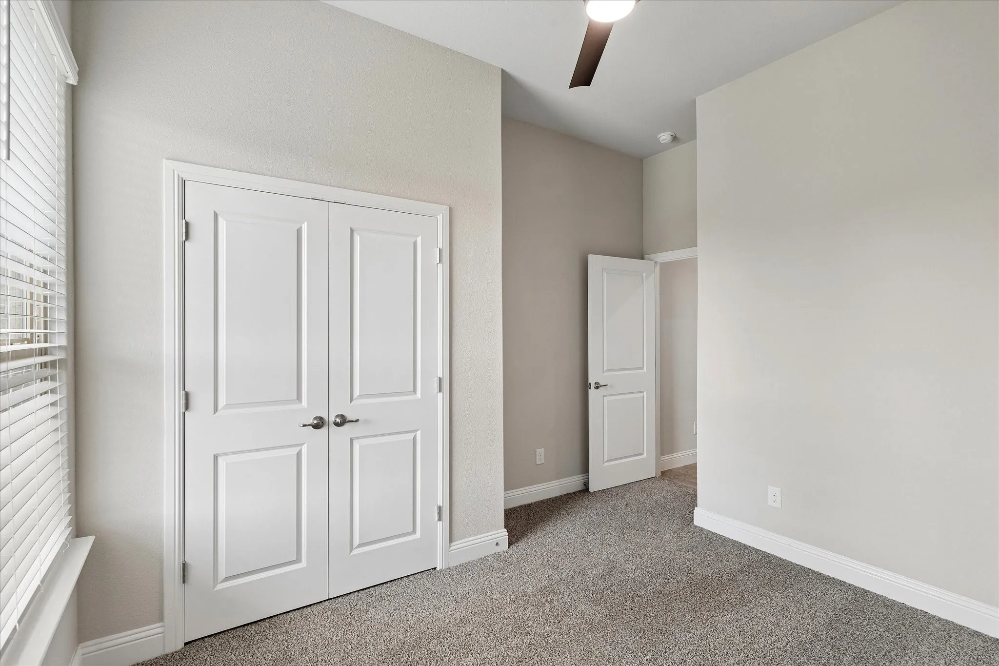 Single Family Residence For Sale in Tarrant County , 1010 Silver Oak Drive, Mansfield, Texas 76063, 4 Bedroom, 3 Bathroom, 2 Garage spaces, 2,412 Sqft, built in 2022, mls#21279730, Real Estate Agent in Mansfield, Homes For Sale in Tarrant county, Homes For Sale in Mansfield, Realtor in Mansfield Texas, Real Estate Brokerage Independent Realty Texas, Luminita Cordes Realtor