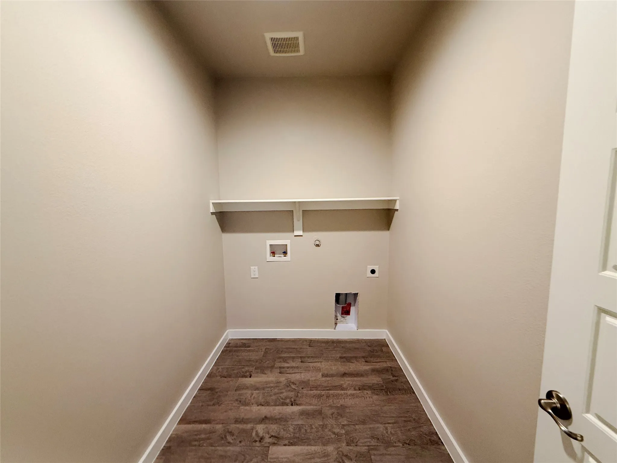 Single Family Residence For Sale in Johnson County , 1600 Battery Park Drive, Alvarado, Texas 76009, 4 Bedroom, 3 Bathroom, 2 Garage spaces, 2,507 Sqft, built in 2022, mls#21280022, Real Estate Agent in Alvarado, Homes For Sale in Johnson county, Homes For Sale in Alvarado, Realtor in Alvarado Texas, Real Estate Brokerage Independent Realty Texas, Luminita Cordes Realtor