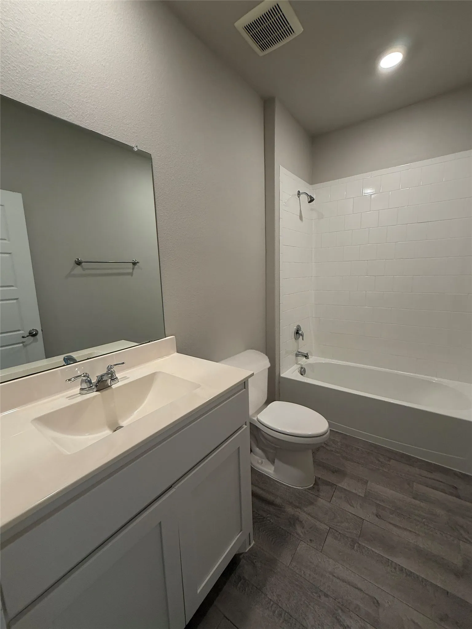 Single Family Residence For Sale in Johnson County , 1600 Battery Park Drive, Alvarado, Texas 76009, 4 Bedroom, 3 Bathroom, 2 Garage spaces, 2,507 Sqft, built in 2022, mls#21280022, Real Estate Agent in Alvarado, Homes For Sale in Johnson county, Homes For Sale in Alvarado, Realtor in Alvarado Texas, Real Estate Brokerage Independent Realty Texas, Luminita Cordes Realtor