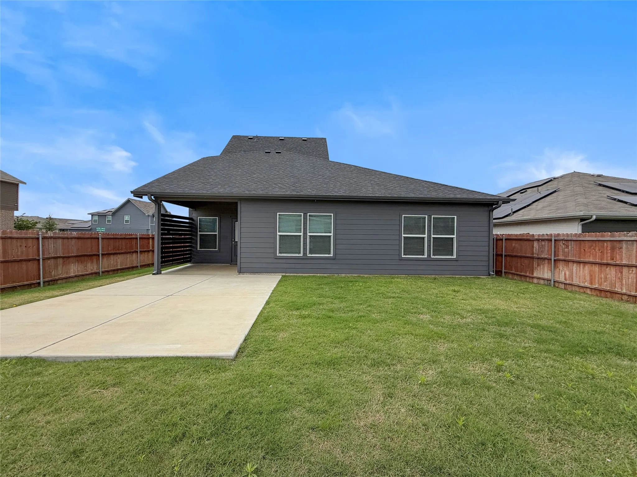 Single Family Residence For Sale in Johnson County , 1600 Battery Park Drive, Alvarado, Texas 76009, 4 Bedroom, 3 Bathroom, 2 Garage spaces, 2,507 Sqft, built in 2022, mls#21280022, Real Estate Agent in Alvarado, Homes For Sale in Johnson county, Homes For Sale in Alvarado, Realtor in Alvarado Texas, Real Estate Brokerage Independent Realty Texas, Luminita Cordes Realtor