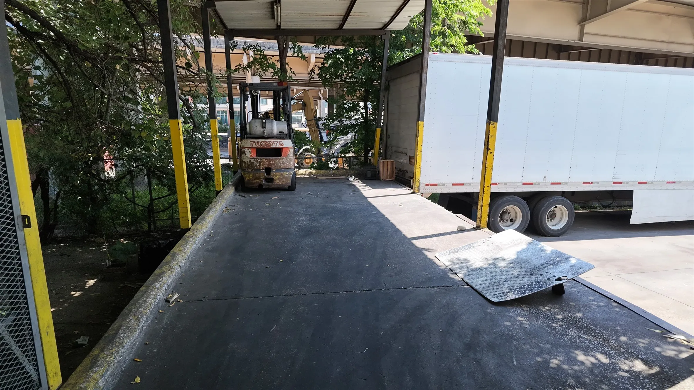 Warehouse For Sale in Dallas County , 510 S Good Latimer Expressway, Dallas, Texas 75226, 0, 0, Garage spaces, 0 Sqft, built in 1963, mls#21280037, Real Estate Agent in Dallas, Homes For Sale in Dallas county, Homes For Sale in Dallas, Realtor in Dallas Texas, Real Estate Brokerage Independent Realty Texas, Luminita Cordes Realtor