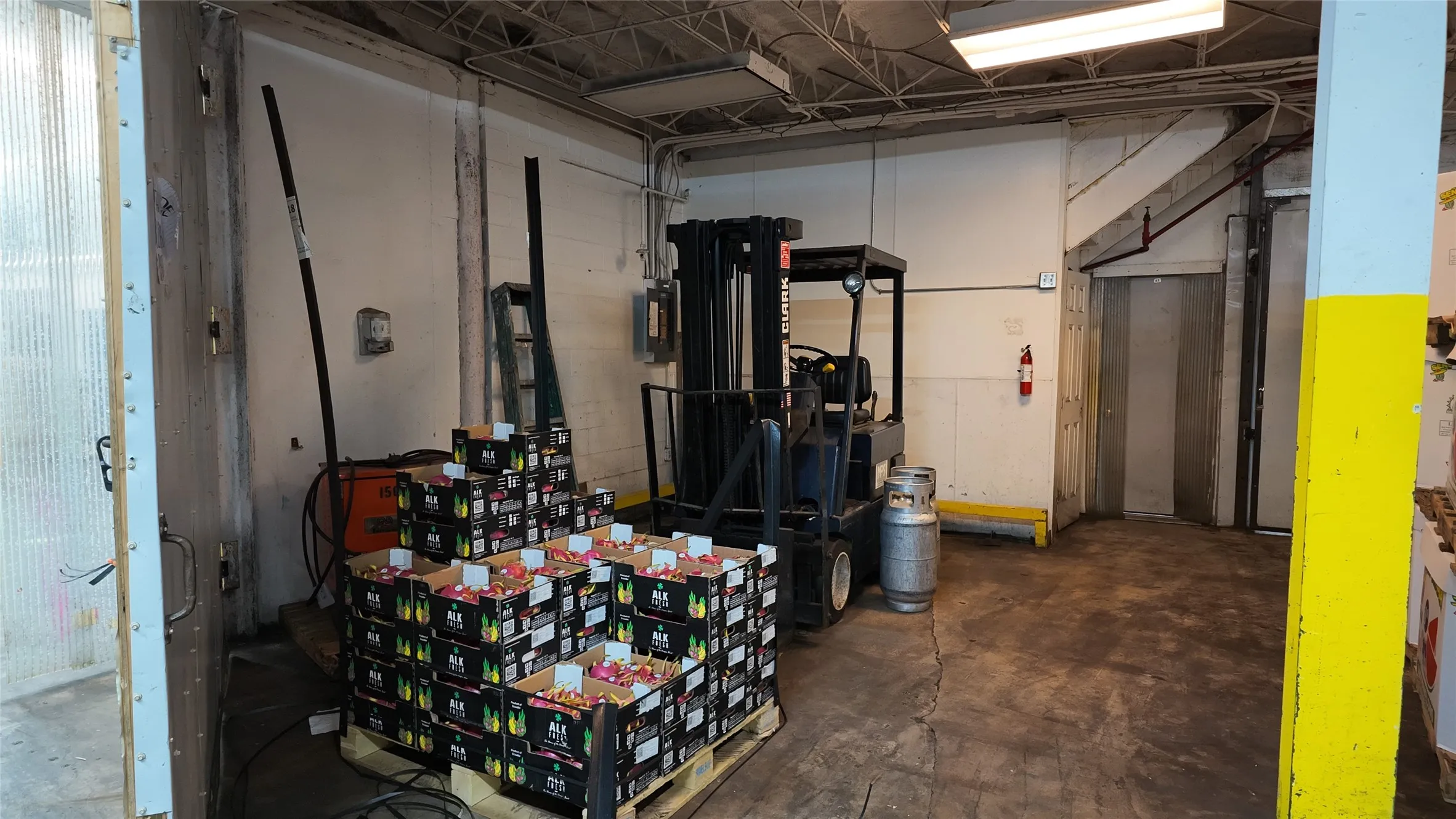 Warehouse For Sale in Dallas County , 510 S Good Latimer Expressway, Dallas, Texas 75226, 0, 0, Garage spaces, 0 Sqft, built in 1963, mls#21280037, Real Estate Agent in Dallas, Homes For Sale in Dallas county, Homes For Sale in Dallas, Realtor in Dallas Texas, Real Estate Brokerage Independent Realty Texas, Luminita Cordes Realtor