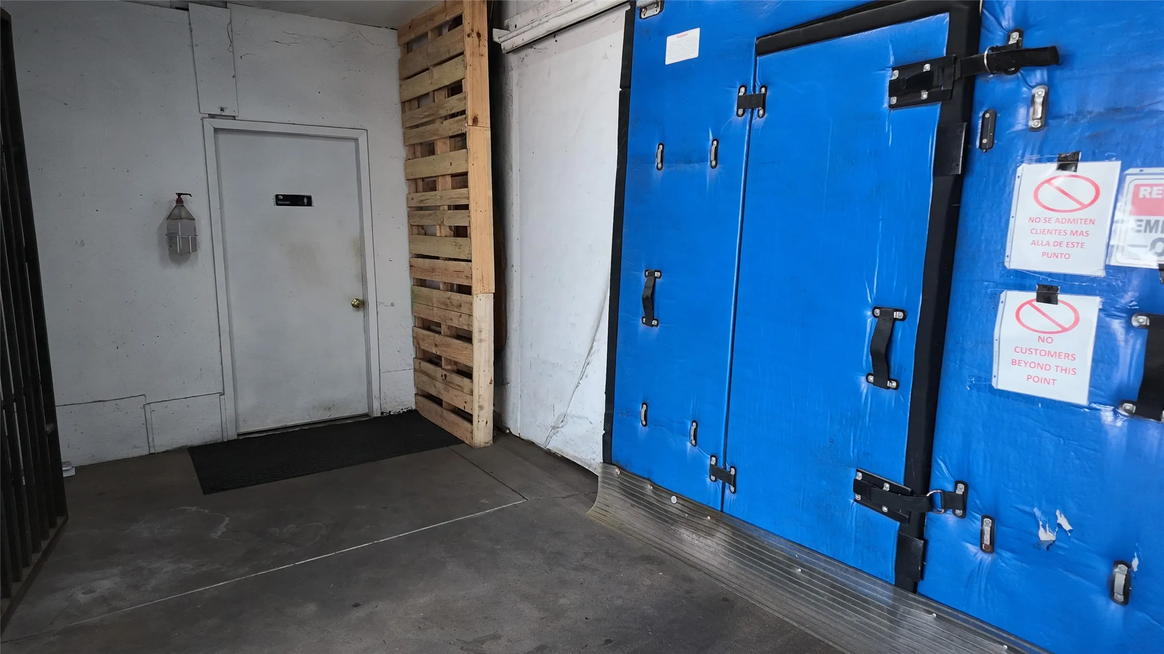 Warehouse For Sale in Dallas County , 510 S Good Latimer Expressway, Dallas, Texas 75226, 0, 0, Garage spaces, 0 Sqft, built in 1963, mls#21280037, Real Estate Agent in Dallas, Homes For Sale in Dallas county, Homes For Sale in Dallas, Realtor in Dallas Texas, Real Estate Brokerage Independent Realty Texas, Luminita Cordes Realtor