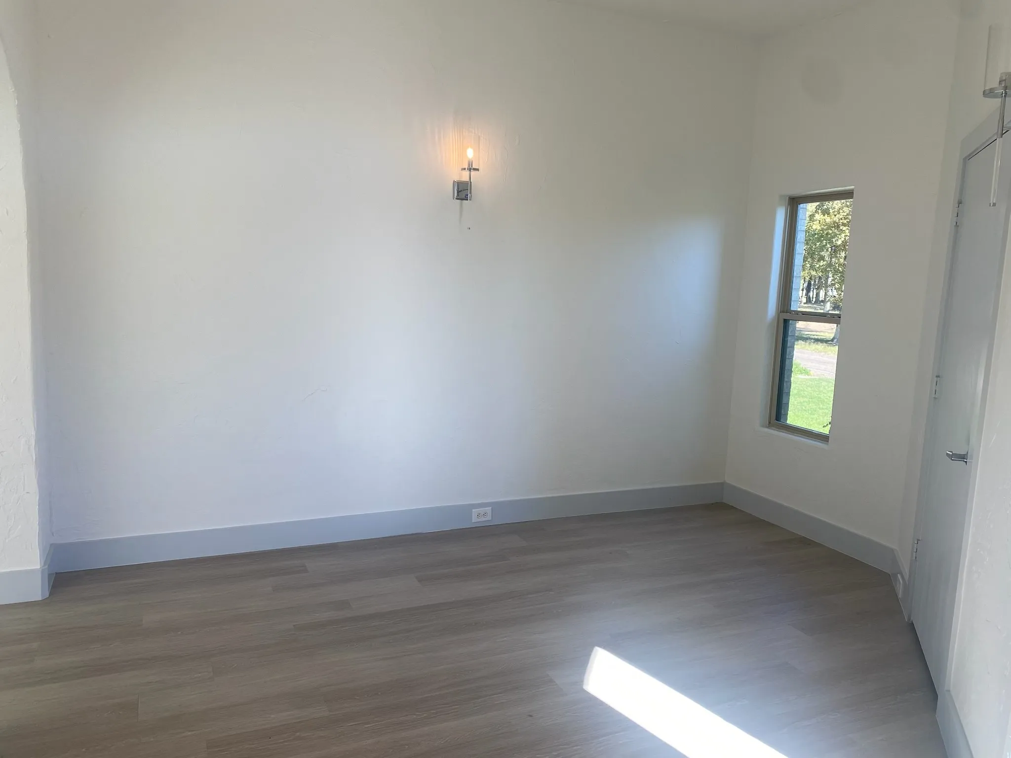 Single Family Residence For Sale in Henderson County , 154 Hilton Head Island Drive, Mabank, Texas 75156, 3 Bedroom, 4 Bathroom, 4 Garage spaces, 2,612 Sqft, built in 2002, mls#21270646, Real Estate Agent in Mabank, Homes For Sale in Henderson county, Homes For Sale in Mabank, Realtor in Mabank Texas, Real Estate Brokerage Independent Realty Texas, Luminita Cordes Realtor