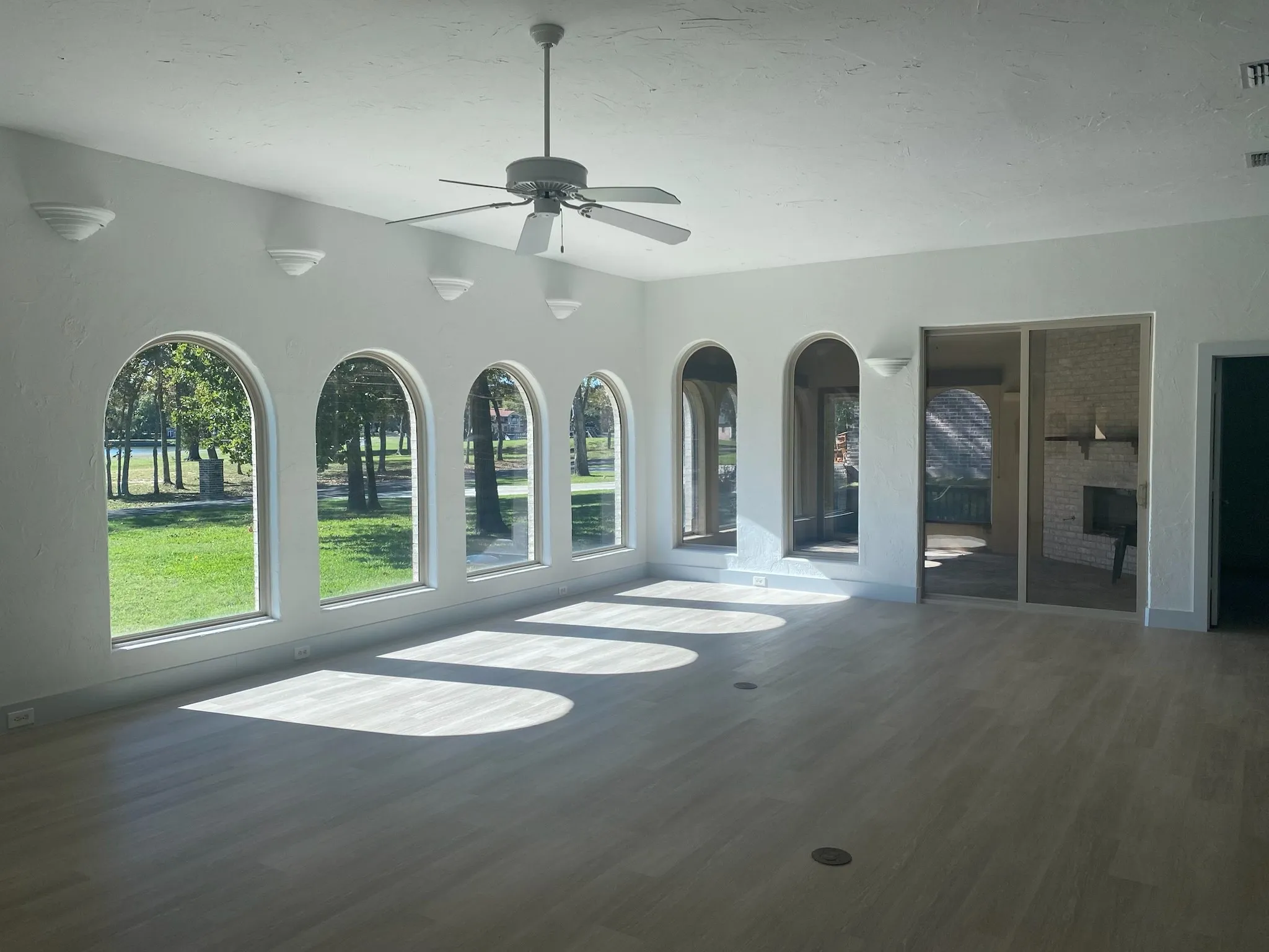 Single Family Residence For Sale in Henderson County , 154 Hilton Head Island Drive, Mabank, Texas 75156, 3 Bedroom, 4 Bathroom, 4 Garage spaces, 2,612 Sqft, built in 2002, mls#21270646, Real Estate Agent in Mabank, Homes For Sale in Henderson county, Homes For Sale in Mabank, Realtor in Mabank Texas, Real Estate Brokerage Independent Realty Texas, Luminita Cordes Realtor
