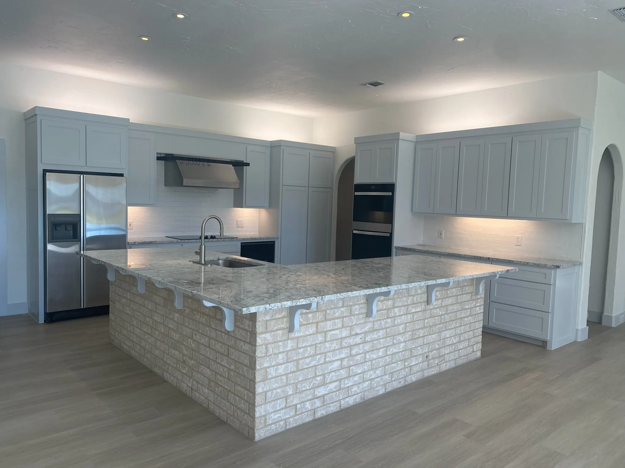 Single Family Residence For Sale in Henderson County , 154 Hilton Head Island Drive, Mabank, Texas 75156, 3 Bedroom, 4 Bathroom, 4 Garage spaces, 2,612 Sqft, built in 2002, mls#21270646, Real Estate Agent in Mabank, Homes For Sale in Henderson county, Homes For Sale in Mabank, Realtor in Mabank Texas, Real Estate Brokerage Independent Realty Texas, Luminita Cordes Realtor