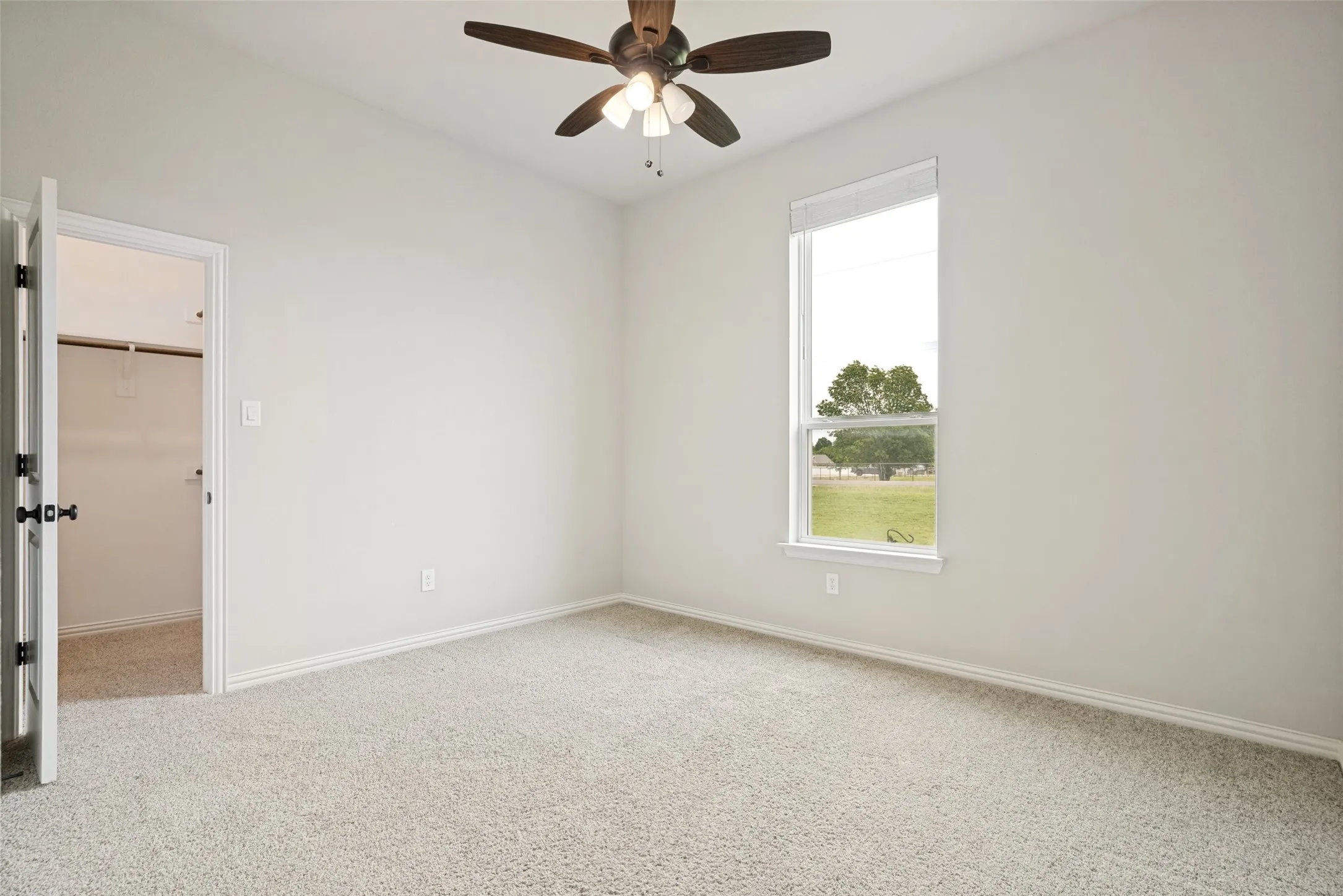 Single Family Residence For Sale in Parker County , 1013 Finney Drive, Weatherford, Texas 76085, 4 Bedroom, 3 Bathroom, 3 Garage spaces, 2,540 Sqft, built in 2022, mls#21279897, Real Estate Agent in Weatherford, Homes For Sale in Parker county, Homes For Sale in Weatherford, Realtor in Weatherford Texas, Real Estate Brokerage Independent Realty Texas, Luminita Cordes Realtor