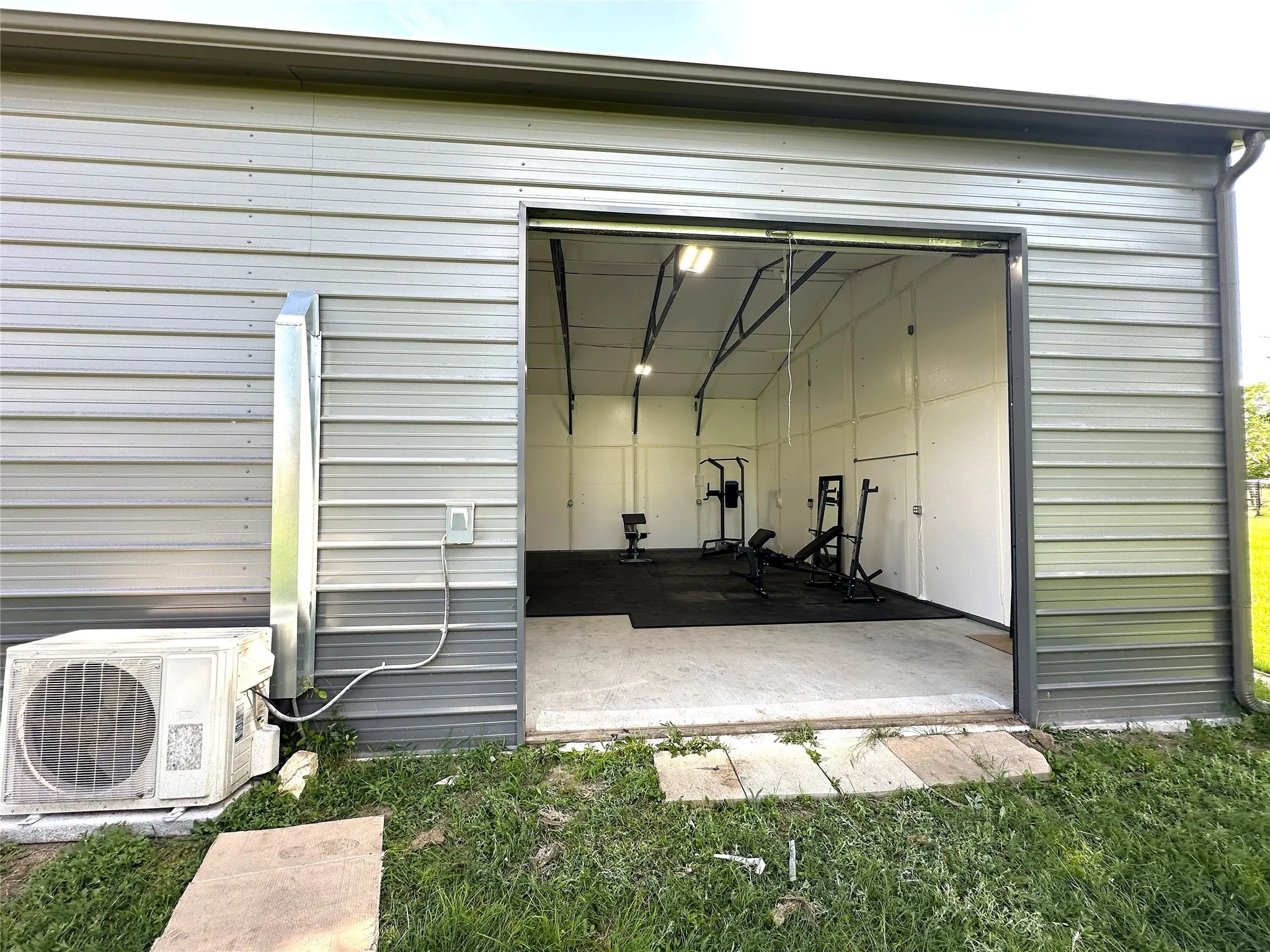Temperature controlled space in shop