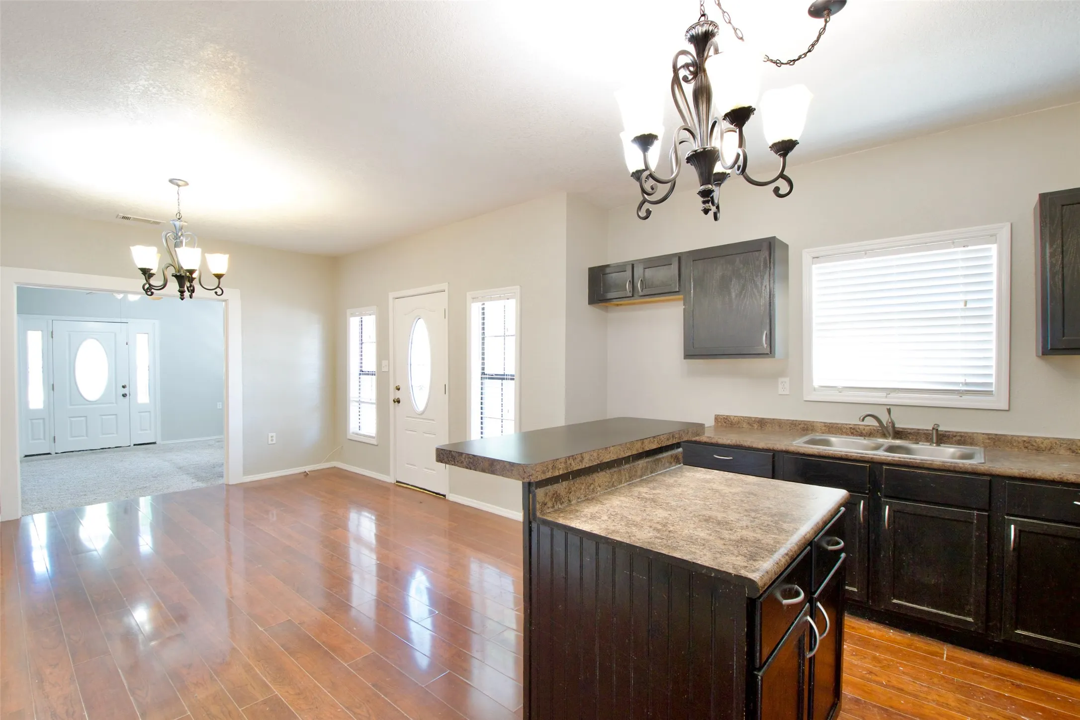 Single Family Residence For Sale in Mc Lennan County , 2600 Homan Avenue, Waco, Texas 76707, 3 Bedroom, 1 Bathroom, Garage spaces, 1,604 Sqft, built in 1935, mls#21253454, Real Estate Agent in Waco, Homes For Sale in Mc Lennan county, Homes For Sale in Waco, Realtor in Waco Texas, Real Estate Brokerage Independent Realty Texas, Luminita Cordes Realtor
