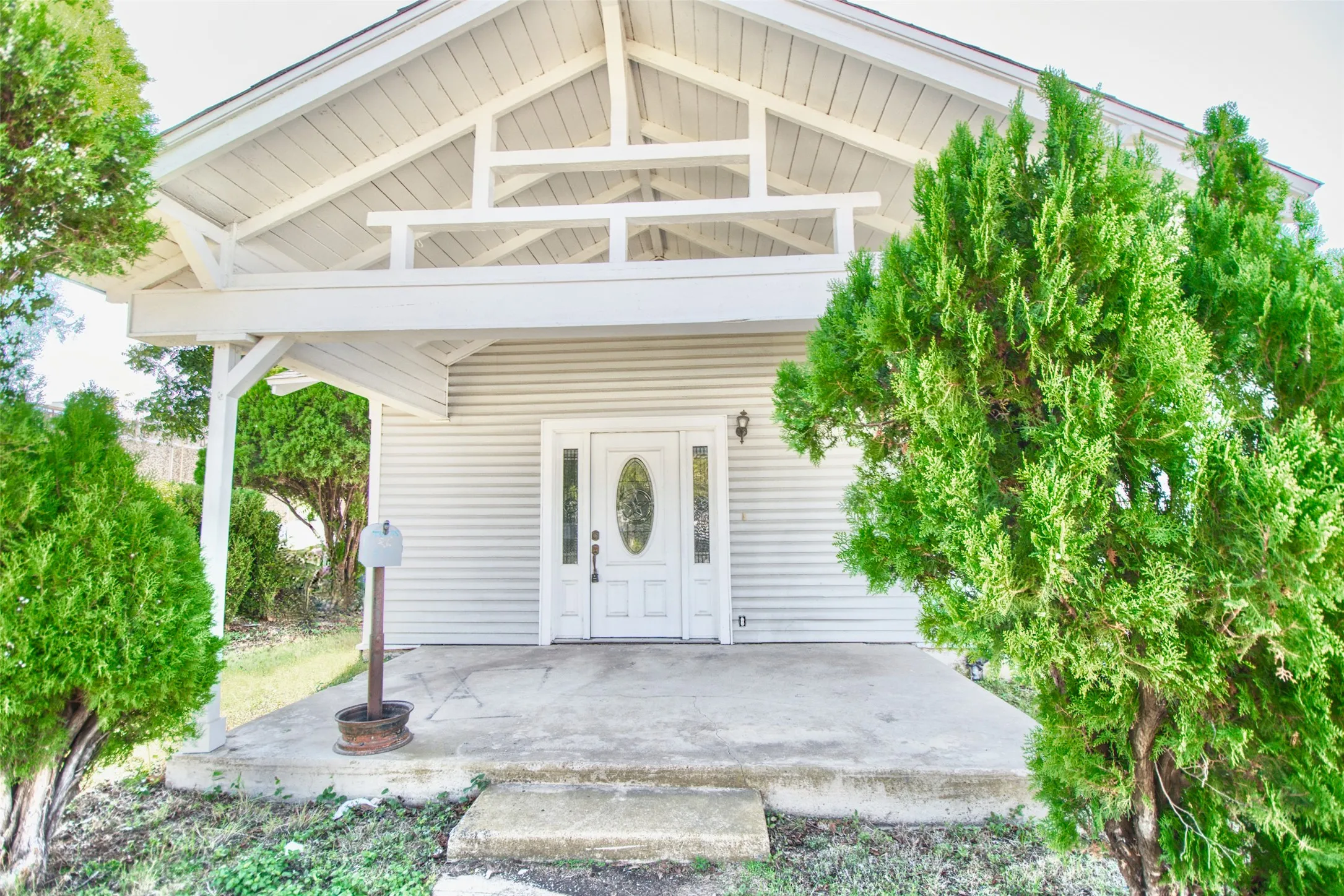 Single Family Residence For Sale in Mc Lennan County , 2600 Homan Avenue, Waco, Texas 76707, 3 Bedroom, 1 Bathroom, Garage spaces, 1,604 Sqft, built in 1935, mls#21253454, Real Estate Agent in Waco, Homes For Sale in Mc Lennan county, Homes For Sale in Waco, Realtor in Waco Texas, Real Estate Brokerage Independent Realty Texas, Luminita Cordes Realtor