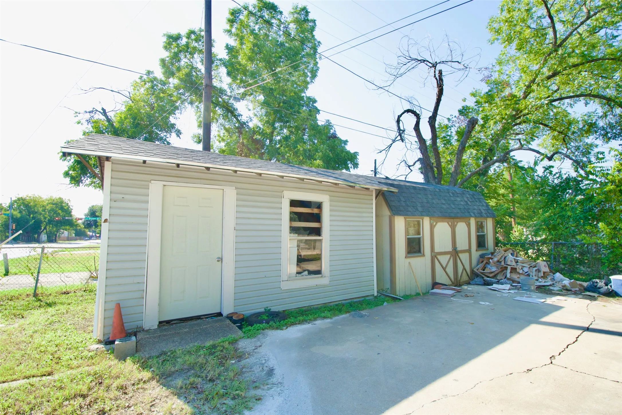 Single Family Residence For Sale in Mc Lennan County , 2600 Homan Avenue, Waco, Texas 76707, 3 Bedroom, 1 Bathroom, Garage spaces, 1,604 Sqft, built in 1935, mls#21253454, Real Estate Agent in Waco, Homes For Sale in Mc Lennan county, Homes For Sale in Waco, Realtor in Waco Texas, Real Estate Brokerage Independent Realty Texas, Luminita Cordes Realtor