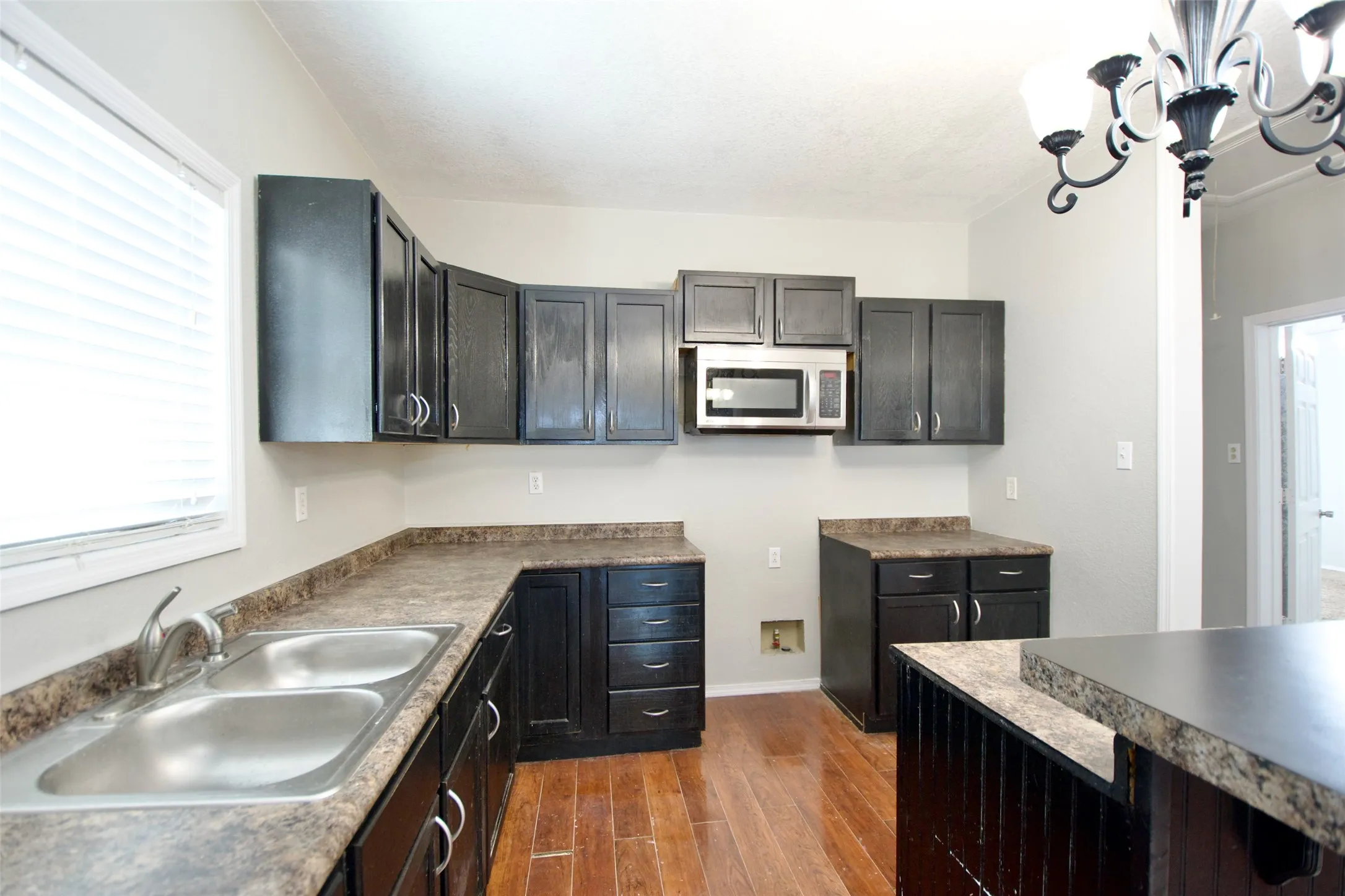 Single Family Residence For Sale in Mc Lennan County , 2600 Homan Avenue, Waco, Texas 76707, 3 Bedroom, 1 Bathroom, Garage spaces, 1,604 Sqft, built in 1935, mls#21253454, Real Estate Agent in Waco, Homes For Sale in Mc Lennan county, Homes For Sale in Waco, Realtor in Waco Texas, Real Estate Brokerage Independent Realty Texas, Luminita Cordes Realtor