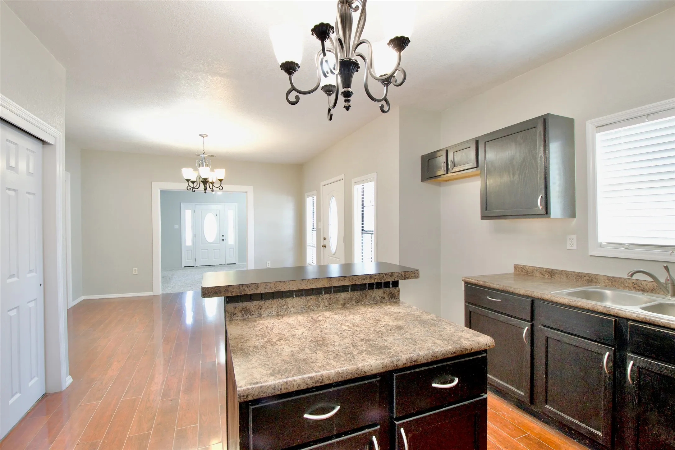 Single Family Residence For Sale in Mc Lennan County , 2600 Homan Avenue, Waco, Texas 76707, 3 Bedroom, 1 Bathroom, Garage spaces, 1,604 Sqft, built in 1935, mls#21253454, Real Estate Agent in Waco, Homes For Sale in Mc Lennan county, Homes For Sale in Waco, Realtor in Waco Texas, Real Estate Brokerage Independent Realty Texas, Luminita Cordes Realtor
