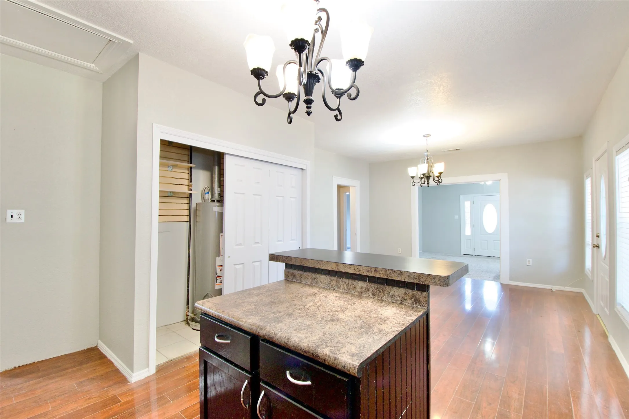 Single Family Residence For Sale in Mc Lennan County , 2600 Homan Avenue, Waco, Texas 76707, 3 Bedroom, 1 Bathroom, Garage spaces, 1,604 Sqft, built in 1935, mls#21253454, Real Estate Agent in Waco, Homes For Sale in Mc Lennan county, Homes For Sale in Waco, Realtor in Waco Texas, Real Estate Brokerage Independent Realty Texas, Luminita Cordes Realtor