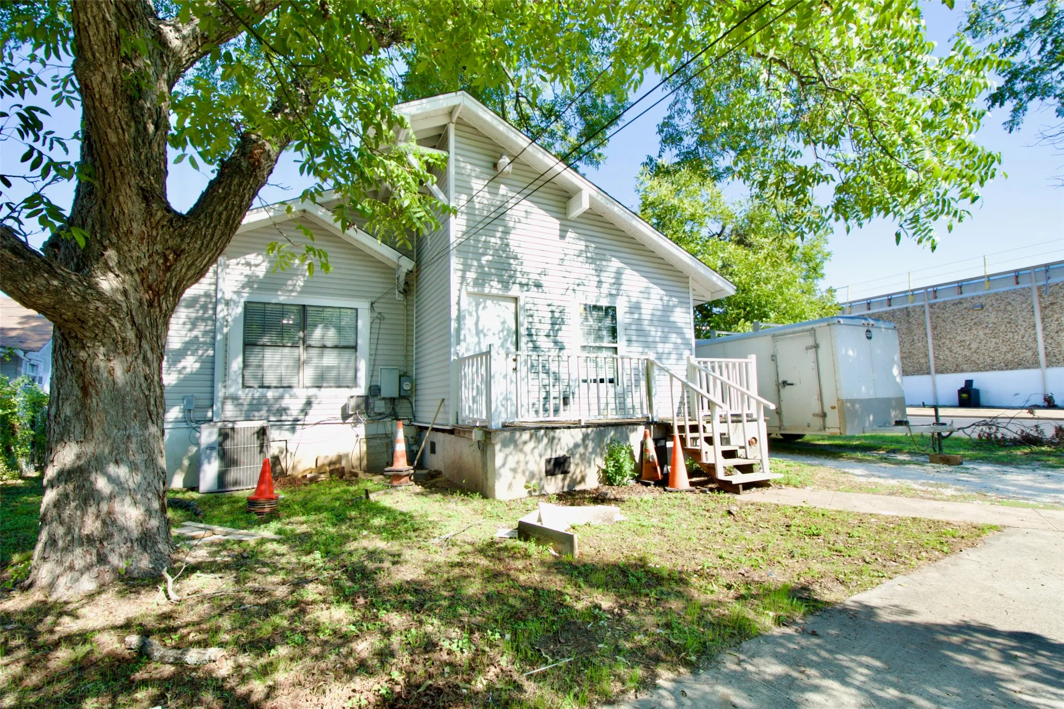 Single Family Residence For Sale in Mc Lennan County , 2600 Homan Avenue, Waco, Texas 76707, 3 Bedroom, 1 Bathroom, Garage spaces, 1,604 Sqft, built in 1935, mls#21253454, Real Estate Agent in Waco, Homes For Sale in Mc Lennan county, Homes For Sale in Waco, Realtor in Waco Texas, Real Estate Brokerage Independent Realty Texas, Luminita Cordes Realtor