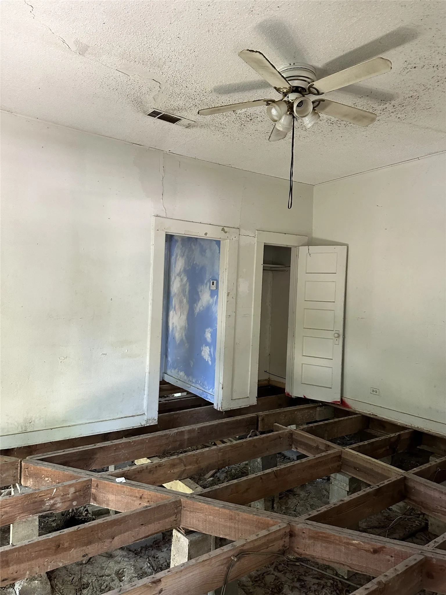 Quadruplex For Sale in Hunt County , 1309 Park Street, Commerce, Texas 75428, 7 Bedrooms, 4 Bathrooms, Garage spaces, 3,000 Sqft, built in 1940, Price $125,000, mls#21280035, Real Estate Agent in Commerce, Homes For Sale in Hunt county, Homes For Sale in Commerce, Realtor in Commerce Texas, Real Estate Brokerage Independent Realty Texas, Luminita Cordes Realtor