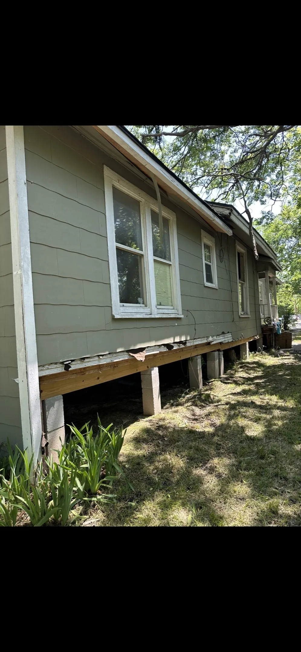 Quadruplex For Sale in Hunt County , 1309 Park Street, Commerce, Texas 75428, 7 Bedrooms, 4 Bathrooms, Garage spaces, 3,000 Sqft, built in 1940, Price $125,000, mls#21280035, Real Estate Agent in Commerce, Homes For Sale in Hunt county, Homes For Sale in Commerce, Realtor in Commerce Texas, Real Estate Brokerage Independent Realty Texas, Luminita Cordes Realtor