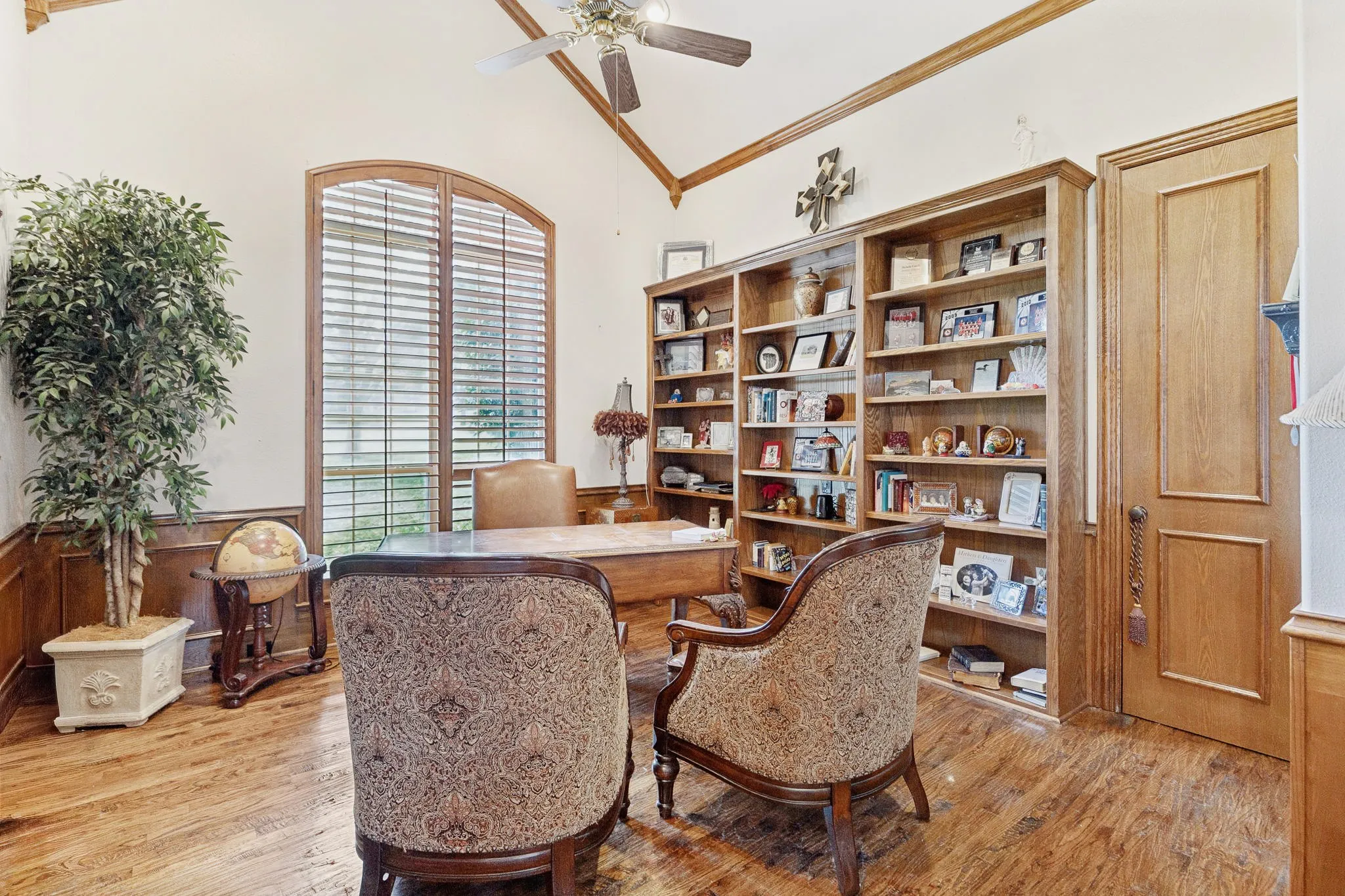 Single Family Residence For Sale in Collin County , 1970 Mary Lee Lane, Lucas, Texas 75002, 4 Bedroom, 4 Bathroom, 3 Garage spaces, 4,563 Sqft, built in 1998, mls#21280086, Real Estate Agent in Lucas, Homes For Sale in Collin county, Homes For Sale in Lucas, Realtor in Lucas Texas, Real Estate Brokerage Independent Realty Texas, Luminita Cordes Realtor