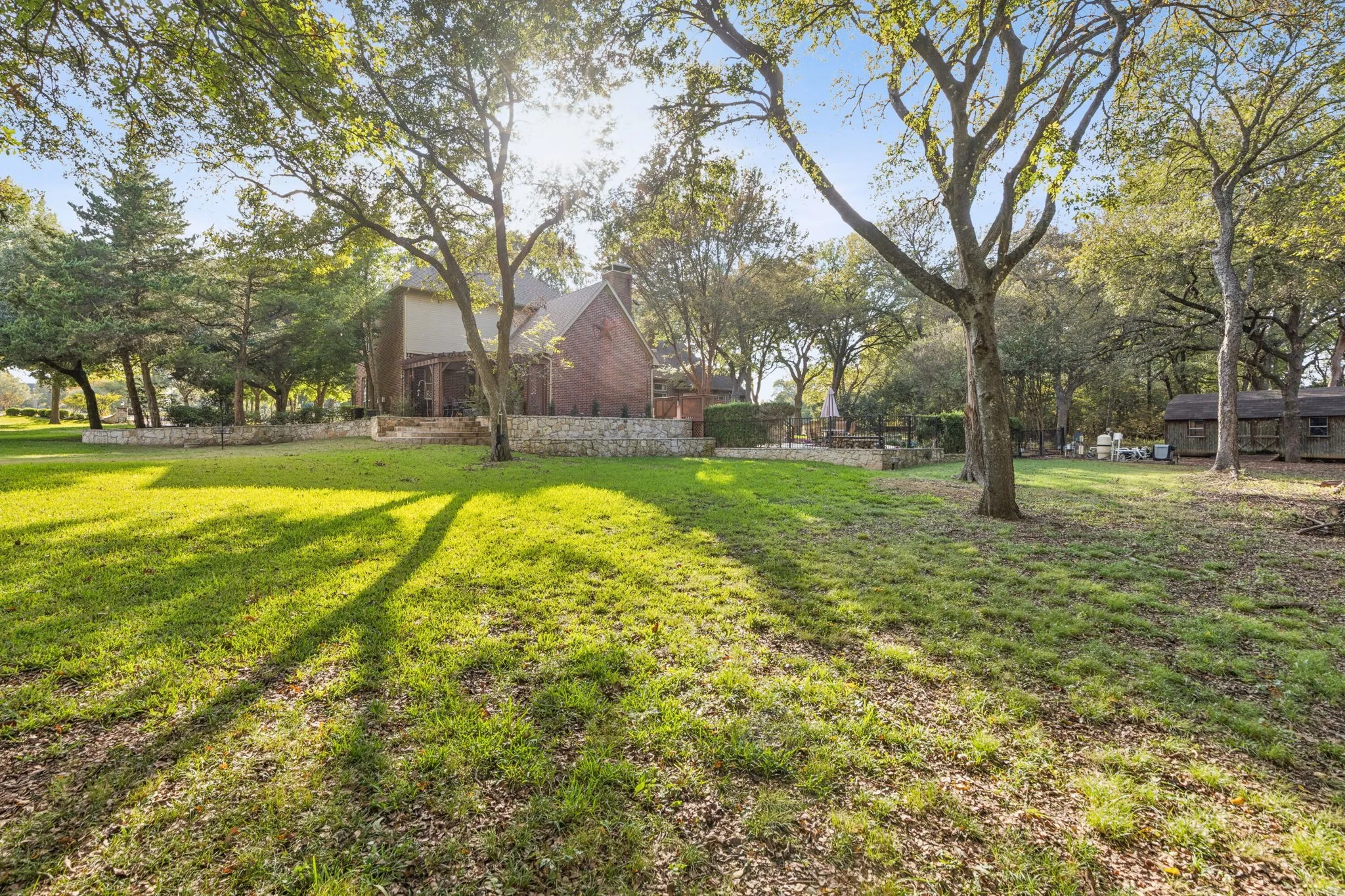 Single Family Residence For Sale in Collin County , 1970 Mary Lee Lane, Lucas, Texas 75002, 4 Bedroom, 4 Bathroom, 3 Garage spaces, 4,563 Sqft, built in 1998, mls#21280086, Real Estate Agent in Lucas, Homes For Sale in Collin county, Homes For Sale in Lucas, Realtor in Lucas Texas, Real Estate Brokerage Independent Realty Texas, Luminita Cordes Realtor