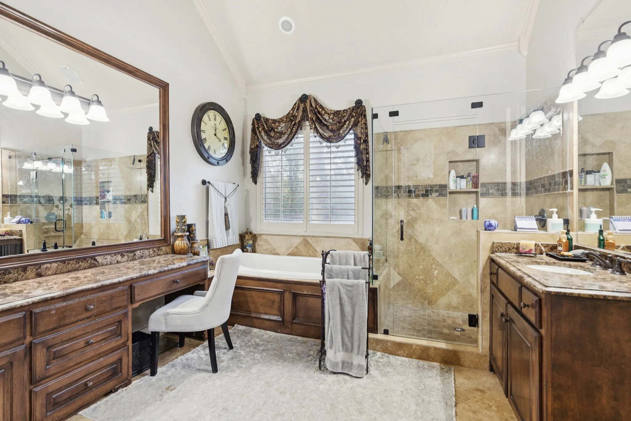 Single Family Residence For Sale in Collin County , 1970 Mary Lee Lane, Lucas, Texas 75002, 4 Bedroom, 4 Bathroom, 3 Garage spaces, 4,563 Sqft, built in 1998, mls#21280086, Real Estate Agent in Lucas, Homes For Sale in Collin county, Homes For Sale in Lucas, Realtor in Lucas Texas, Real Estate Brokerage Independent Realty Texas, Luminita Cordes Realtor