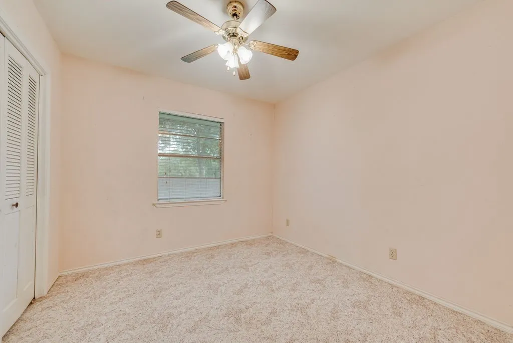 Bedroom, could have hardwoods under carpet