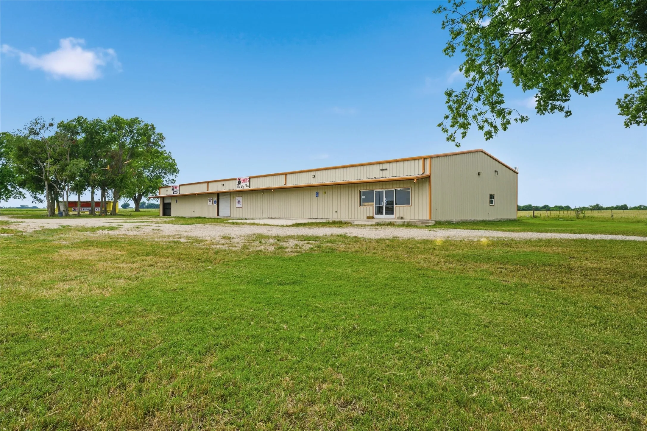 Retail For Sale in Hill County , 515 FM 66, Itasca, Texas 76055, 0, 0, Garage spaces, 7,500 Sqft, built in 2021, mls#21279910, Real Estate Agent in Itasca, Homes For Sale in Hill county, Homes For Sale in Itasca, Realtor in Itasca Texas, Real Estate Brokerage Independent Realty Texas, Luminita Cordes Realtor