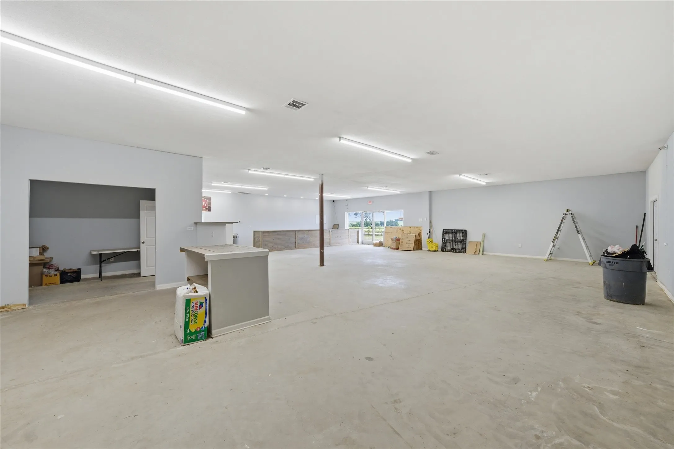 Retail For Sale in Hill County , 515 FM 66, Itasca, Texas 76055, 0, 0, Garage spaces, 7,500 Sqft, built in 2021, mls#21279910, Real Estate Agent in Itasca, Homes For Sale in Hill county, Homes For Sale in Itasca, Realtor in Itasca Texas, Real Estate Brokerage Independent Realty Texas, Luminita Cordes Realtor