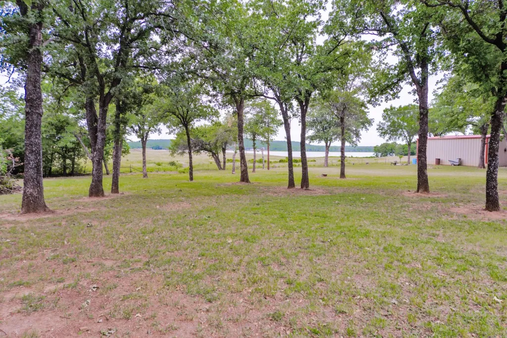 Single Family Residence For Sale in Montague County , 383 Briar Creek Lane, Bowie, Texas 76230, 3 Bedroom, 2 Bathroom, Garage spaces, 2,299 Sqft, built in 2007, mls#21280116, Real Estate Agent in Bowie, Homes For Sale in Montague county, Homes For Sale in Bowie, Realtor in Bowie Texas, Real Estate Brokerage Independent Realty Texas, Luminita Cordes Realtor