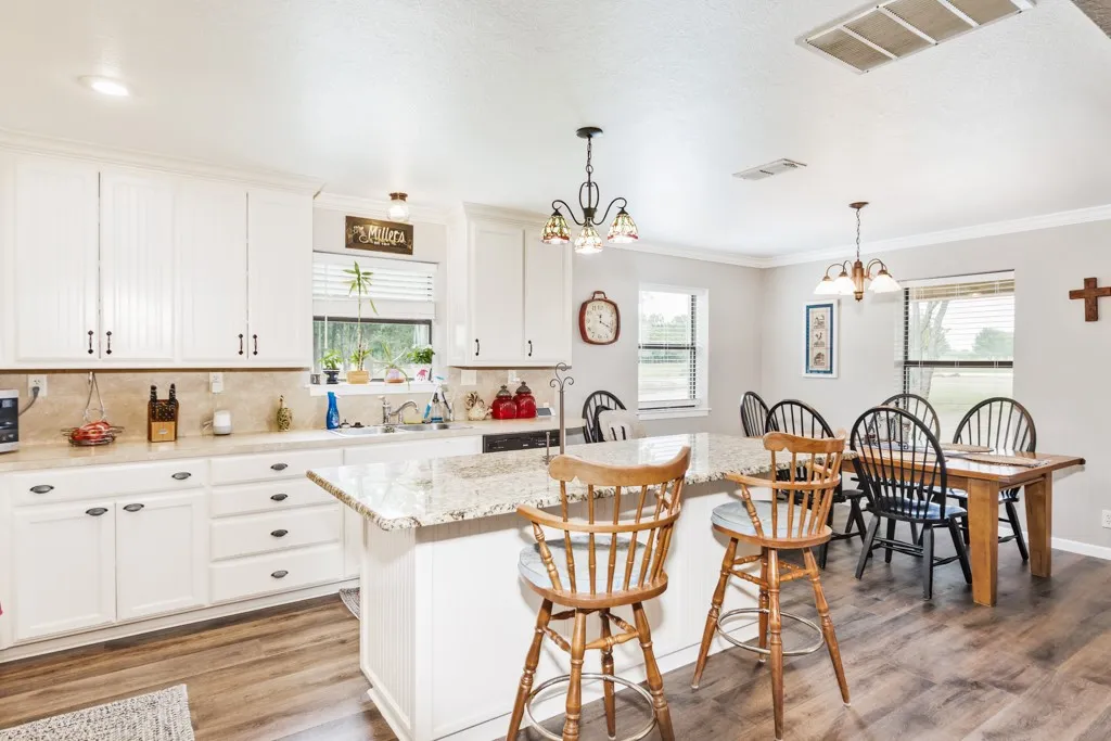 Single Family Residence For Sale in Montague County , 383 Briar Creek Lane, Bowie, Texas 76230, 3 Bedroom, 2 Bathroom, Garage spaces, 2,299 Sqft, built in 2007, mls#21280116, Real Estate Agent in Bowie, Homes For Sale in Montague county, Homes For Sale in Bowie, Realtor in Bowie Texas, Real Estate Brokerage Independent Realty Texas, Luminita Cordes Realtor