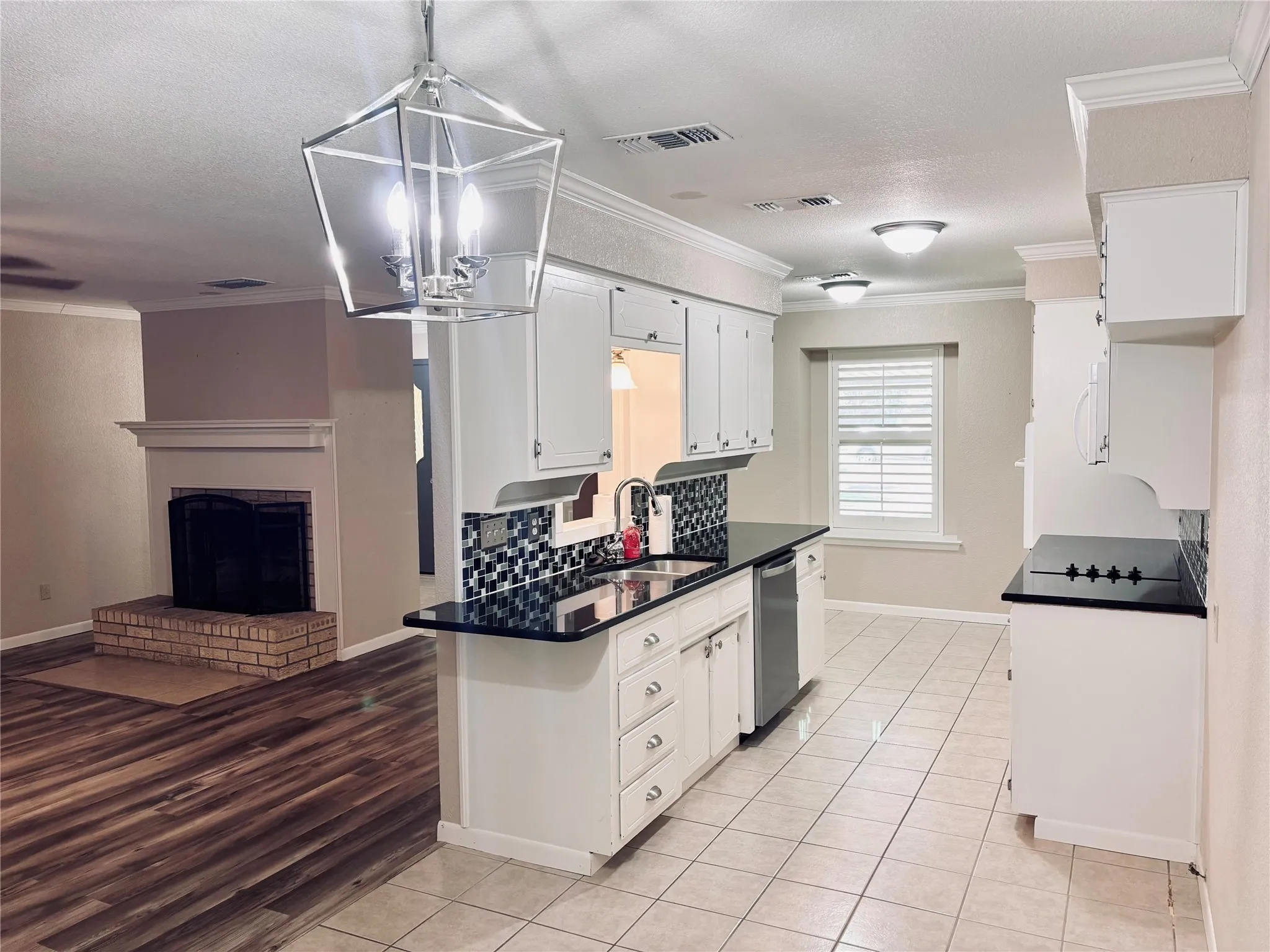 Single Family Residence For Sale in Eastland County , 506 Oakwood Drive, Eastland, Texas 76448, 3 Bedroom, 2 Bathroom, 2 Garage spaces, 2,125 Sqft, built in 1982, mls#21280133, Real Estate Agent in Eastland, Homes For Sale in Eastland county, Homes For Sale in Eastland, Realtor in Eastland Texas, Real Estate Brokerage Independent Realty Texas, Luminita Cordes Realtor