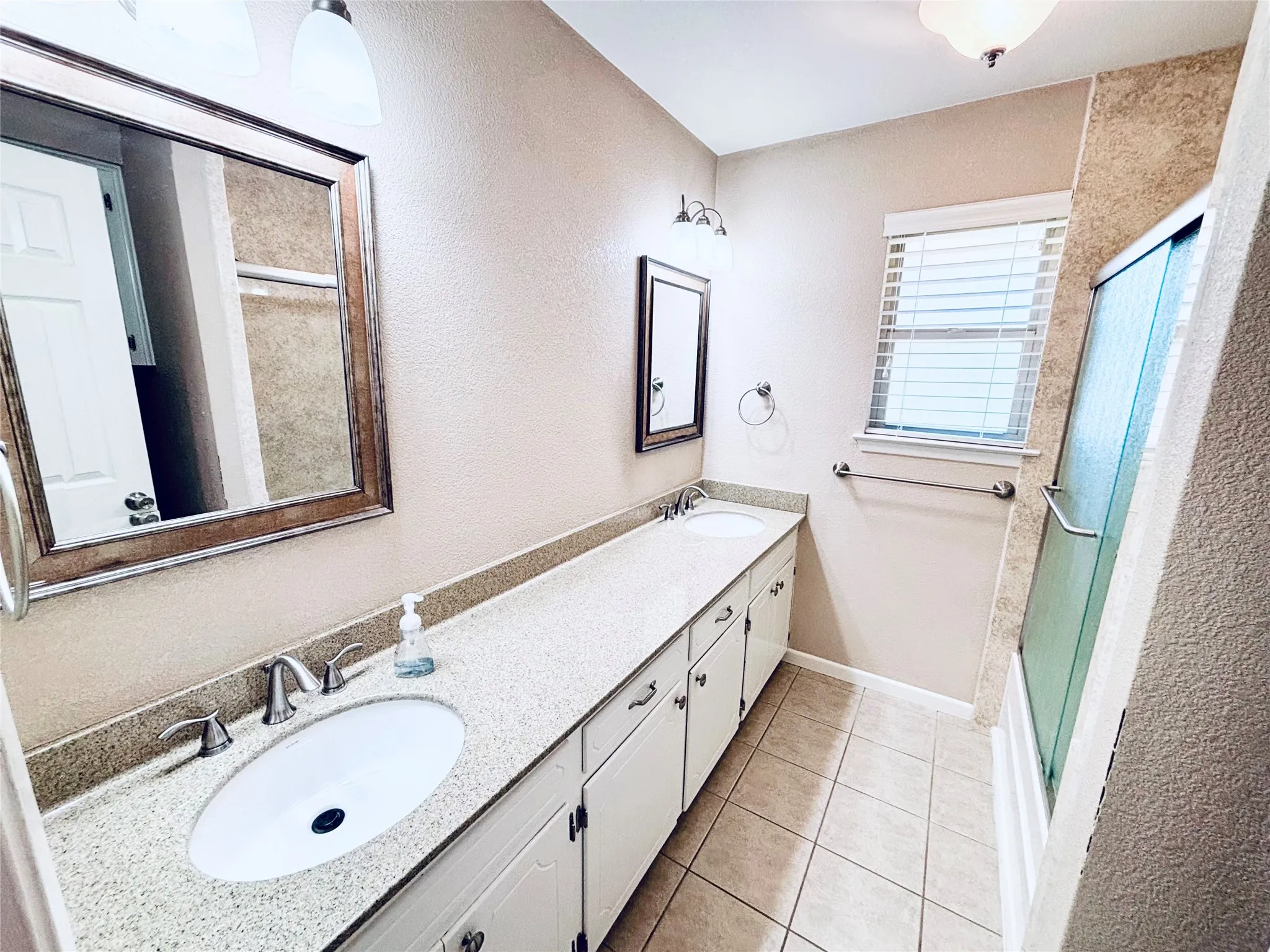 Single Family Residence For Sale in Eastland County , 506 Oakwood Drive, Eastland, Texas 76448, 3 Bedroom, 2 Bathroom, 2 Garage spaces, 2,125 Sqft, built in 1982, mls#21280133, Real Estate Agent in Eastland, Homes For Sale in Eastland county, Homes For Sale in Eastland, Realtor in Eastland Texas, Real Estate Brokerage Independent Realty Texas, Luminita Cordes Realtor