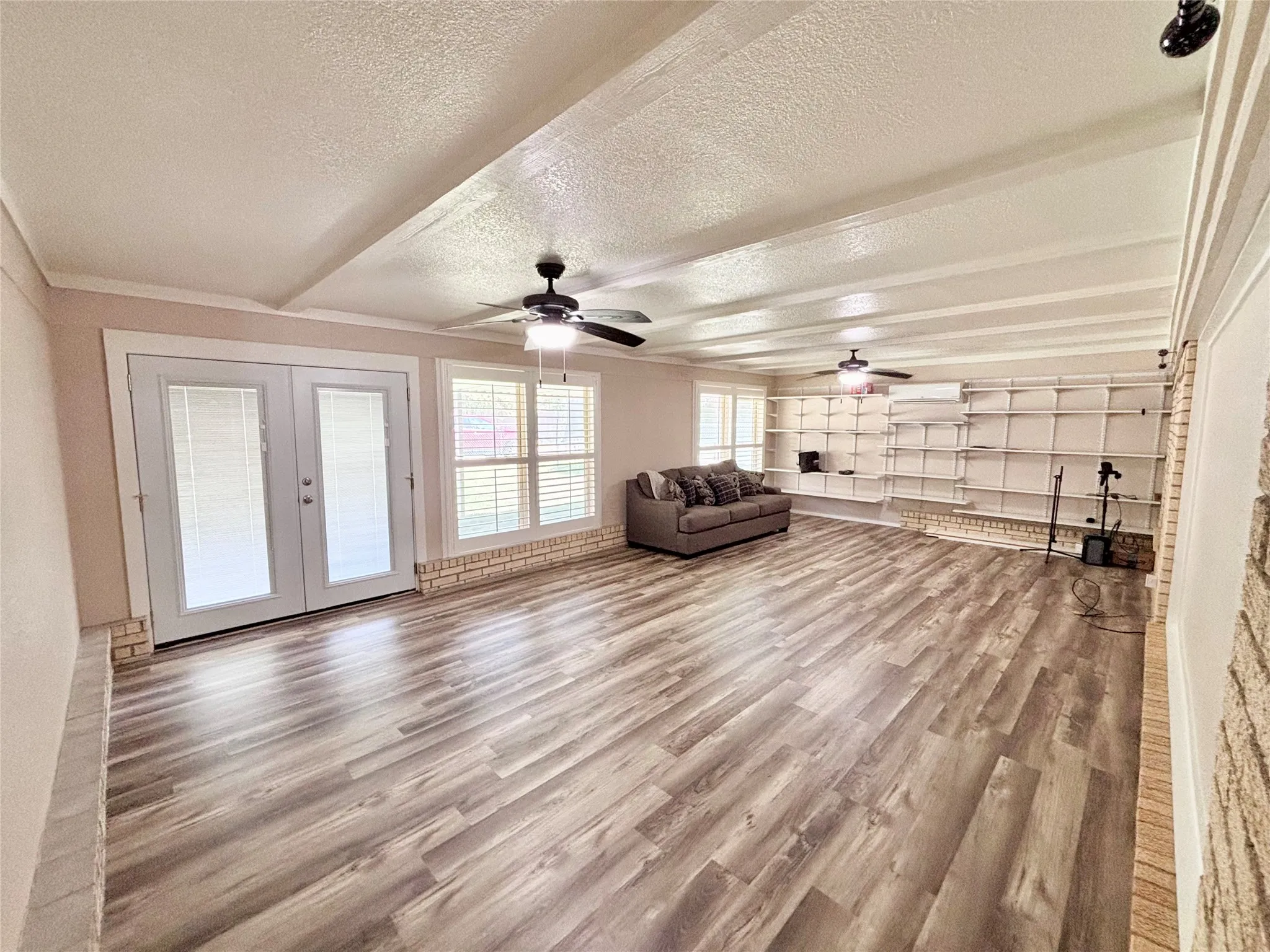 Single Family Residence For Sale in Eastland County , 506 Oakwood Drive, Eastland, Texas 76448, 3 Bedroom, 2 Bathroom, 2 Garage spaces, 2,125 Sqft, built in 1982, mls#21280133, Real Estate Agent in Eastland, Homes For Sale in Eastland county, Homes For Sale in Eastland, Realtor in Eastland Texas, Real Estate Brokerage Independent Realty Texas, Luminita Cordes Realtor